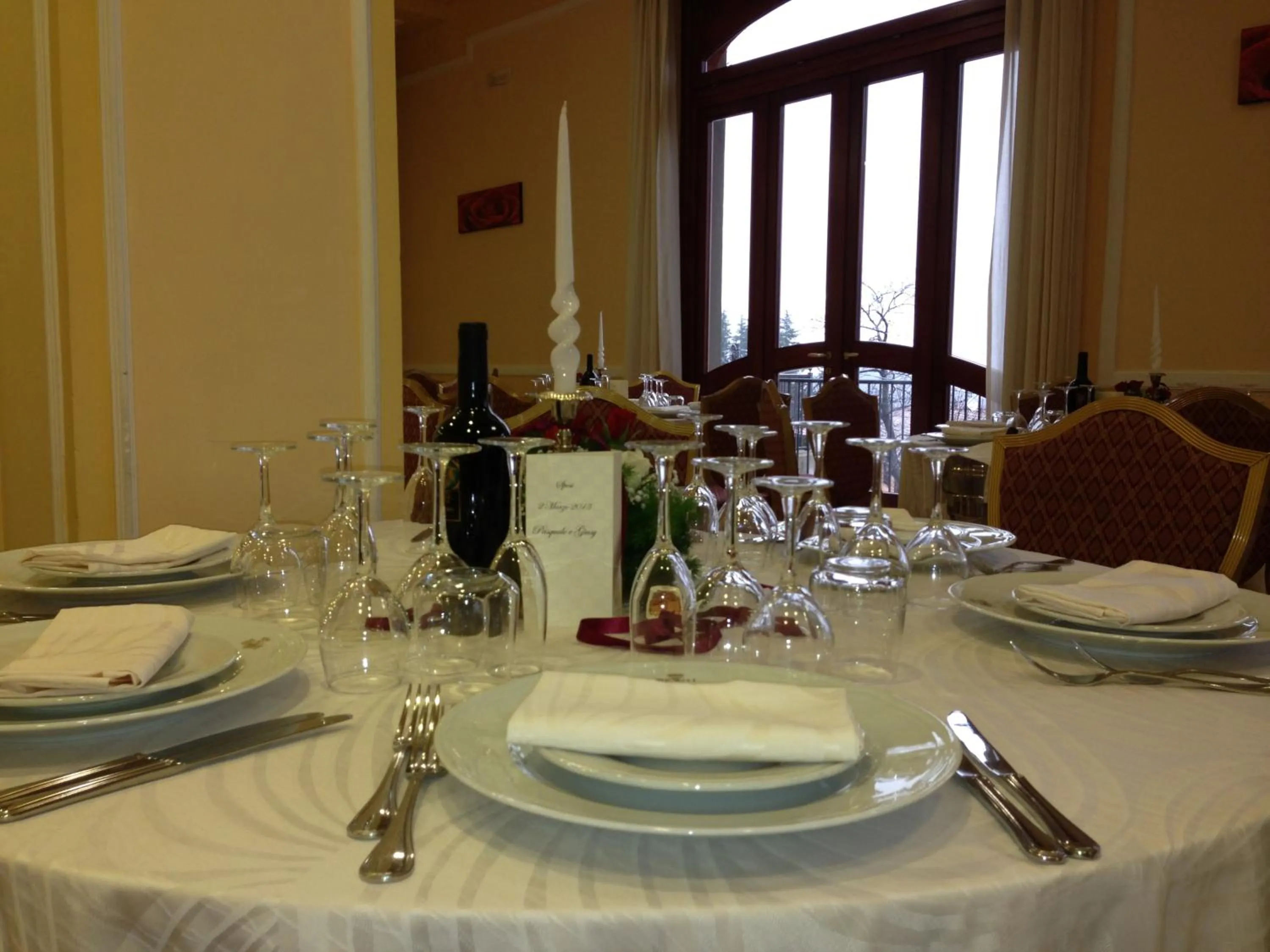Restaurant/places to eat in Royal Hotel Montevergine