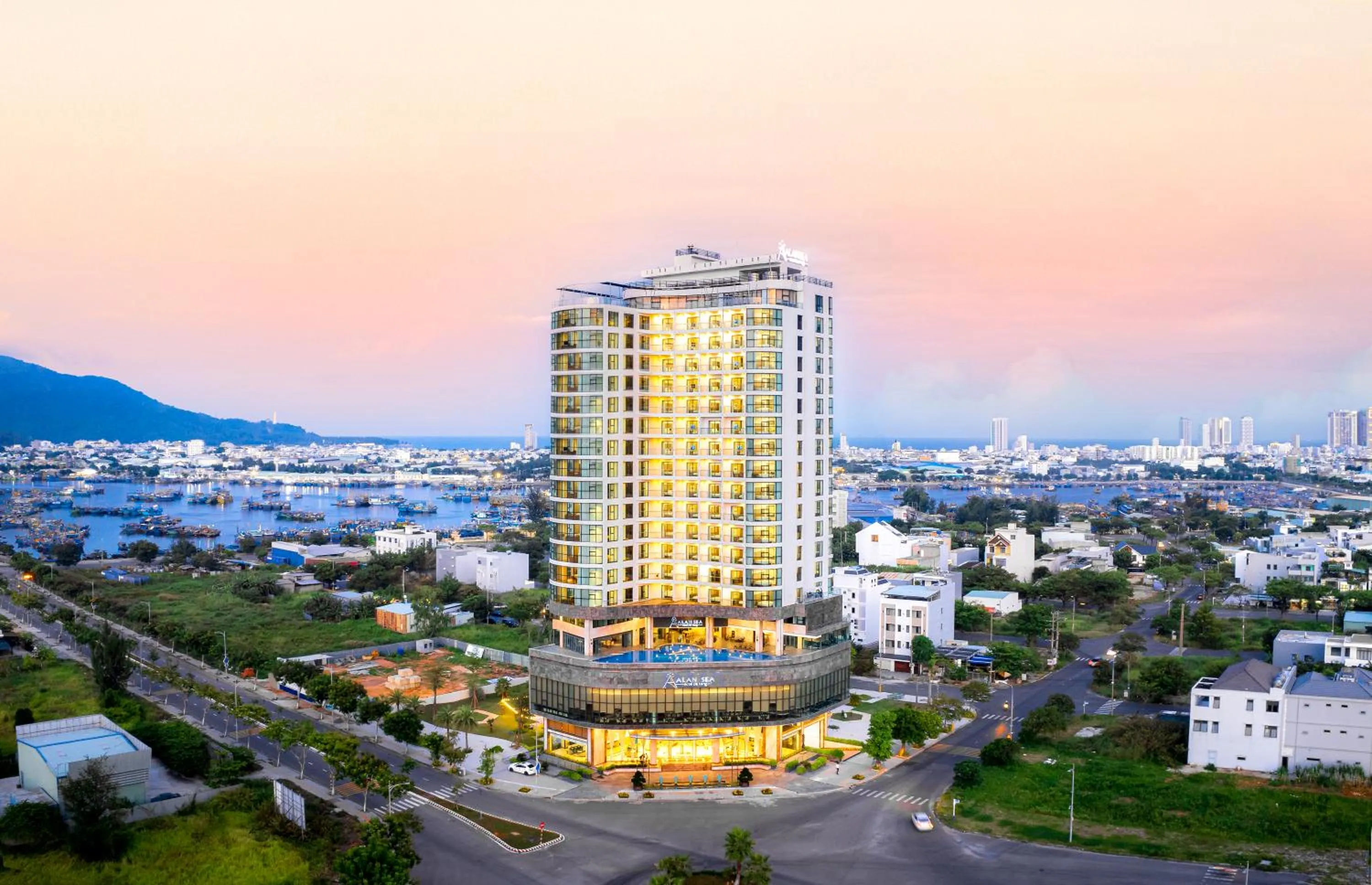 Property building in Alan Sea Hotel Danang