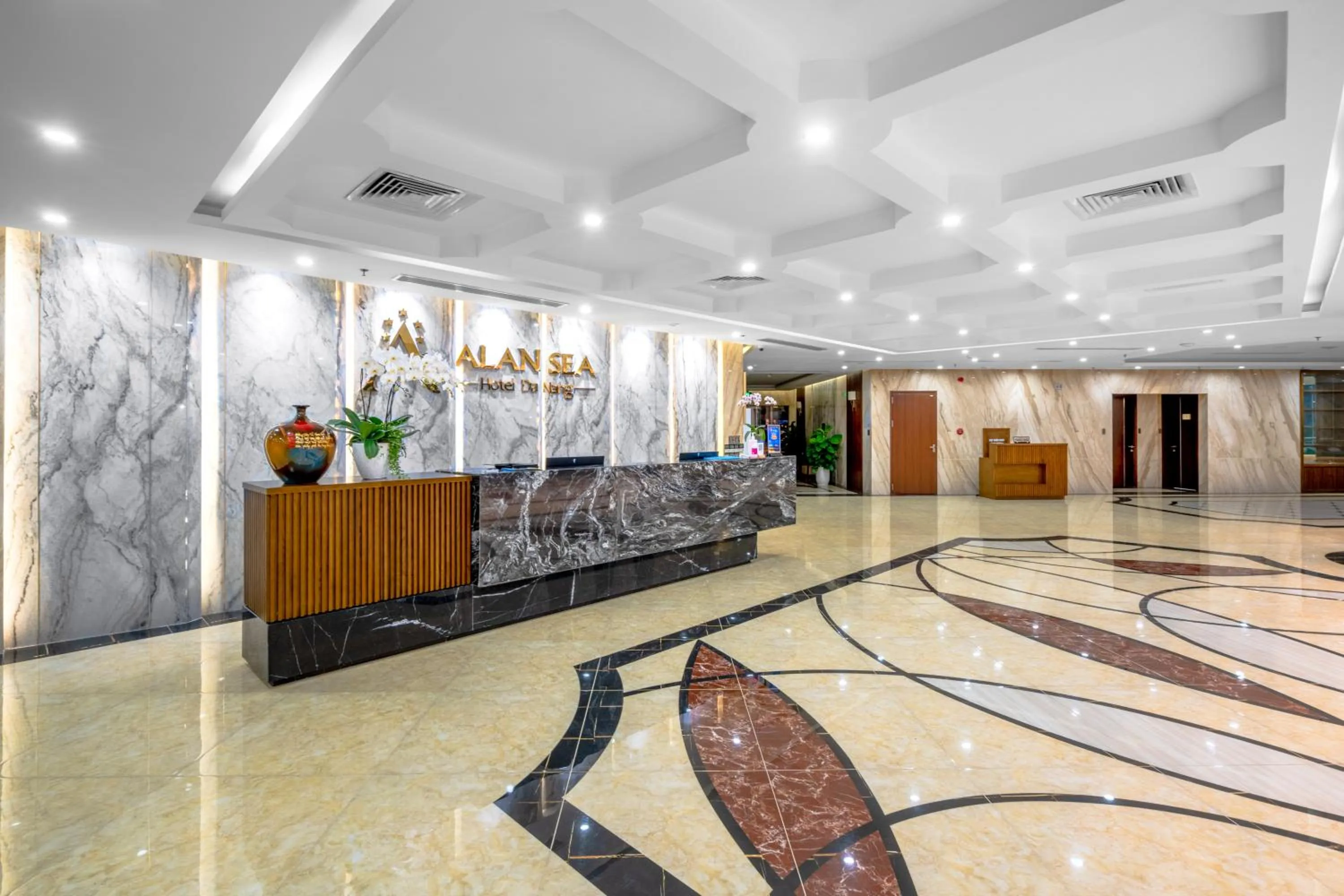 Staff in Alan Sea Hotel Danang