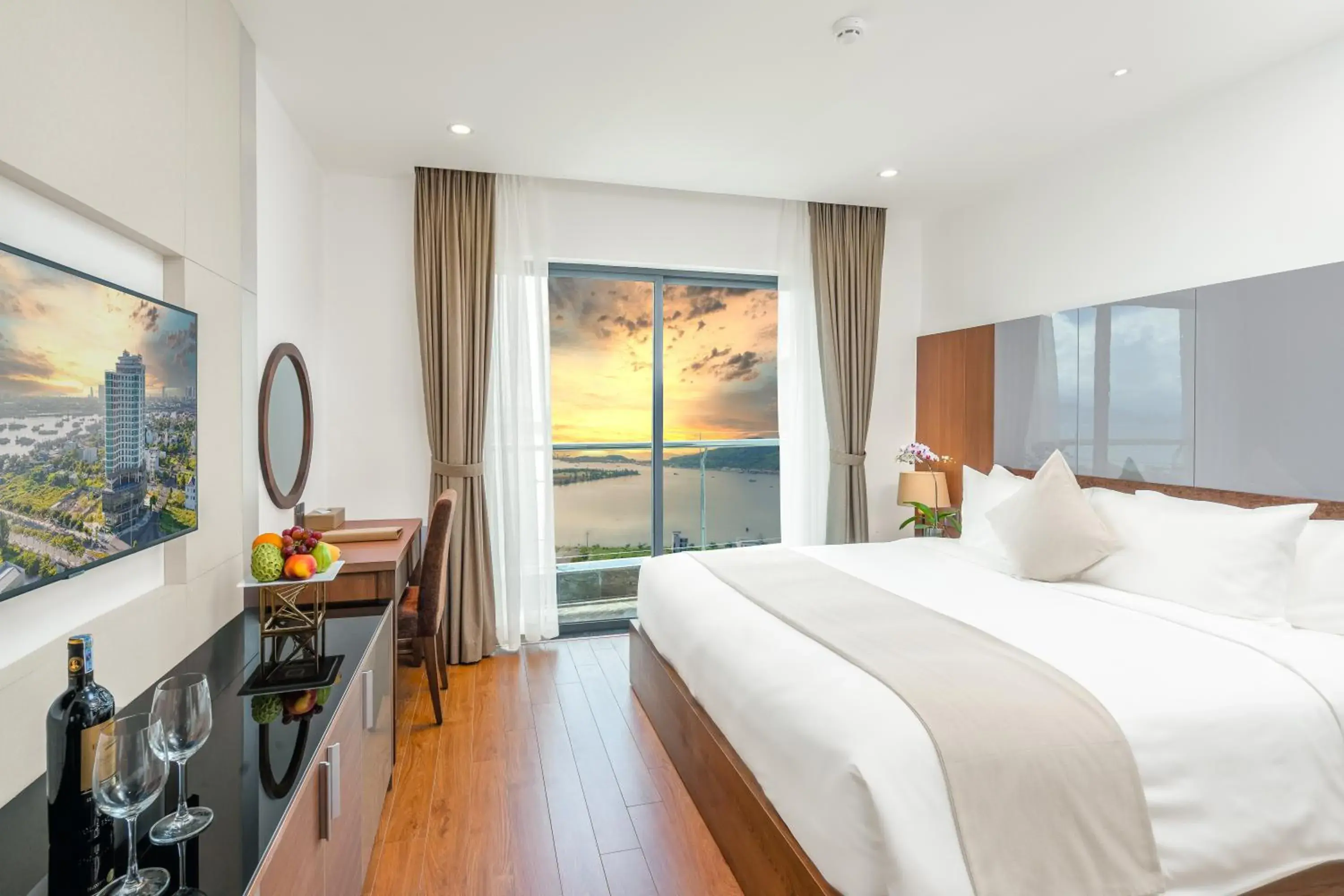 Deluxe Double Bay View with Balcony - single occupancy in Alan Sea Hotel Danang Deluxe Double Bay View with Balcony - single occupancy in Alan Sea Hotel Danang