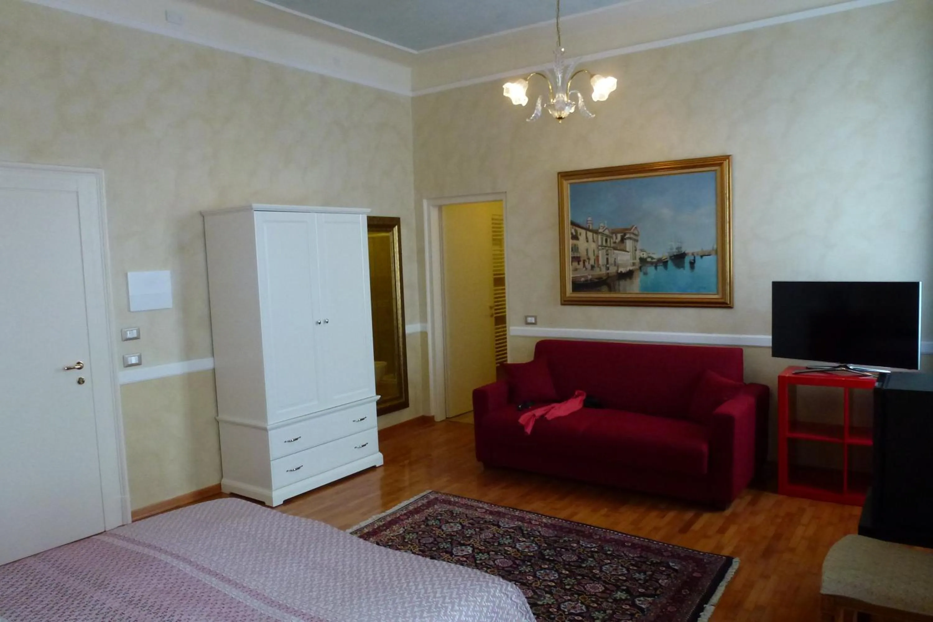 Bedroom, Bed in Lady Verona Residence