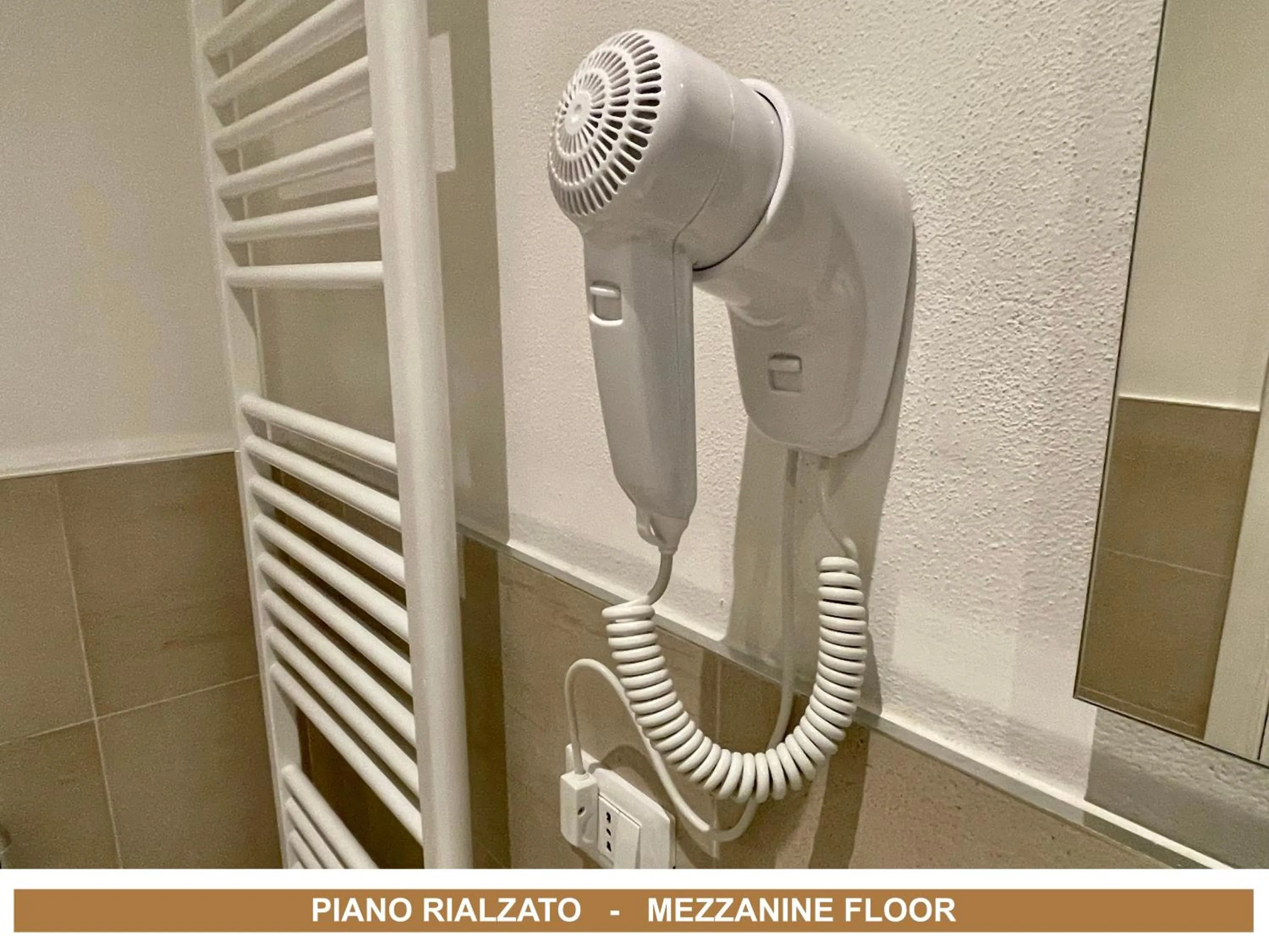 hair dryier in Lady Verona Residence