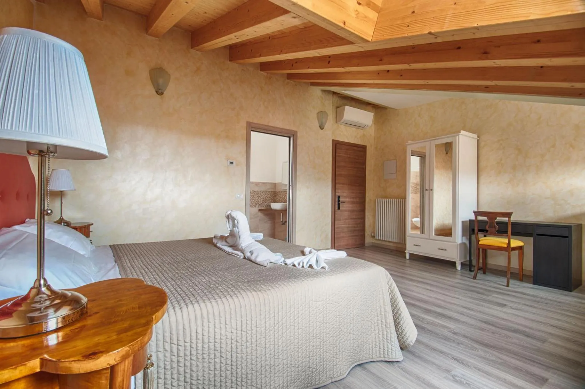 Bedroom, Bed in Lady Verona Residence