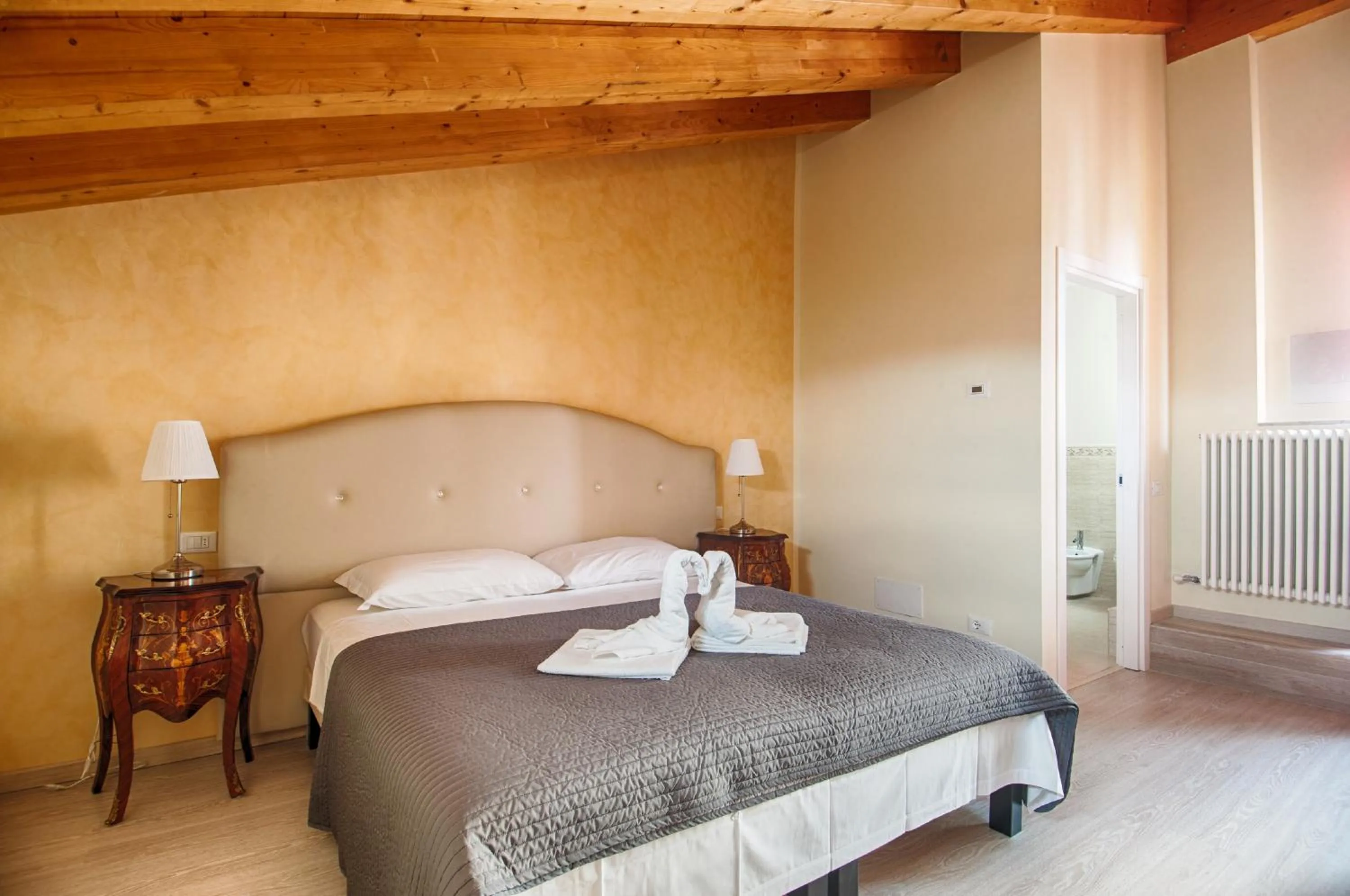 Bedroom, Bed in Lady Verona Residence