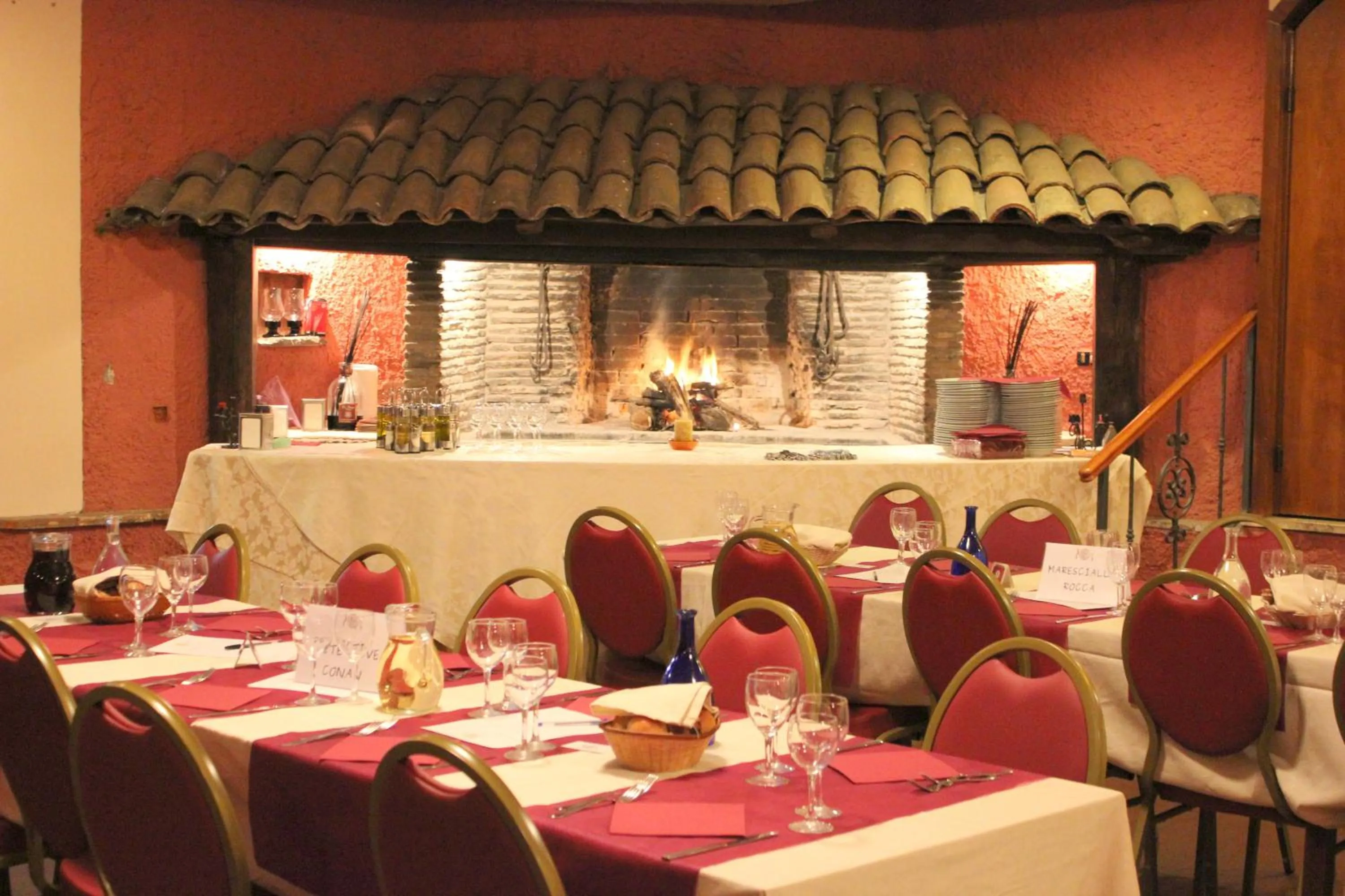 Restaurant/places to eat in Hotel Romulus