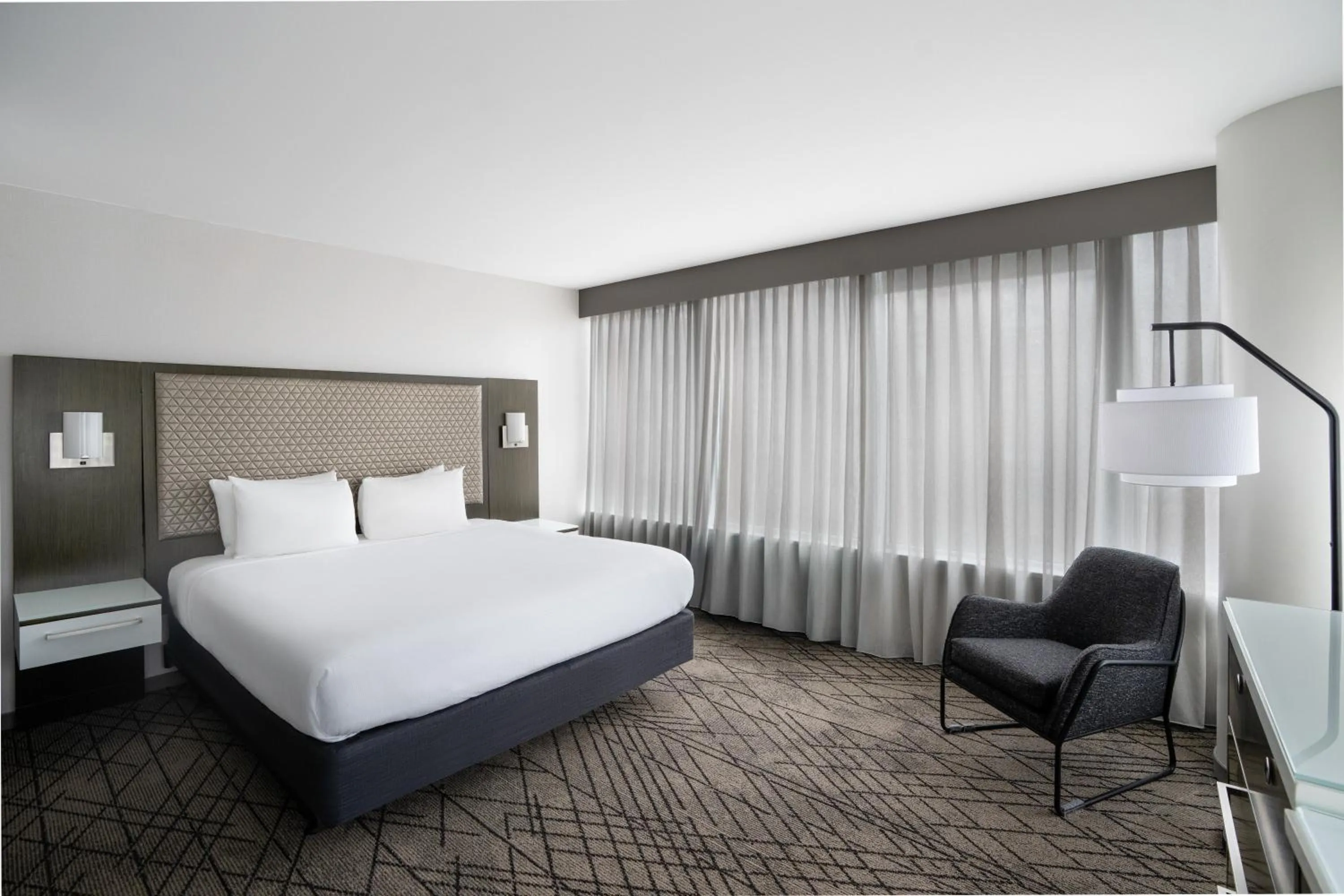 Bedroom, Bed in Hyatt House Washington DC Downtown Convention Center