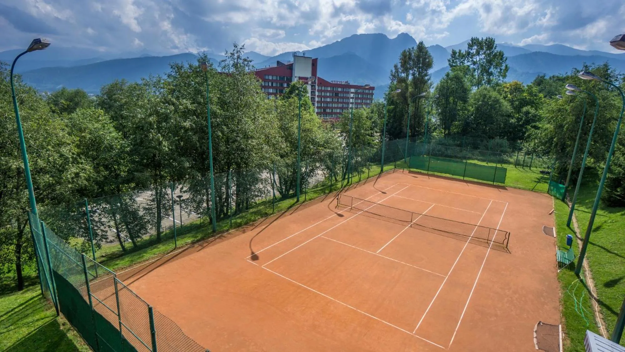 Tennis court in Bachleda Hotel Kasprowy