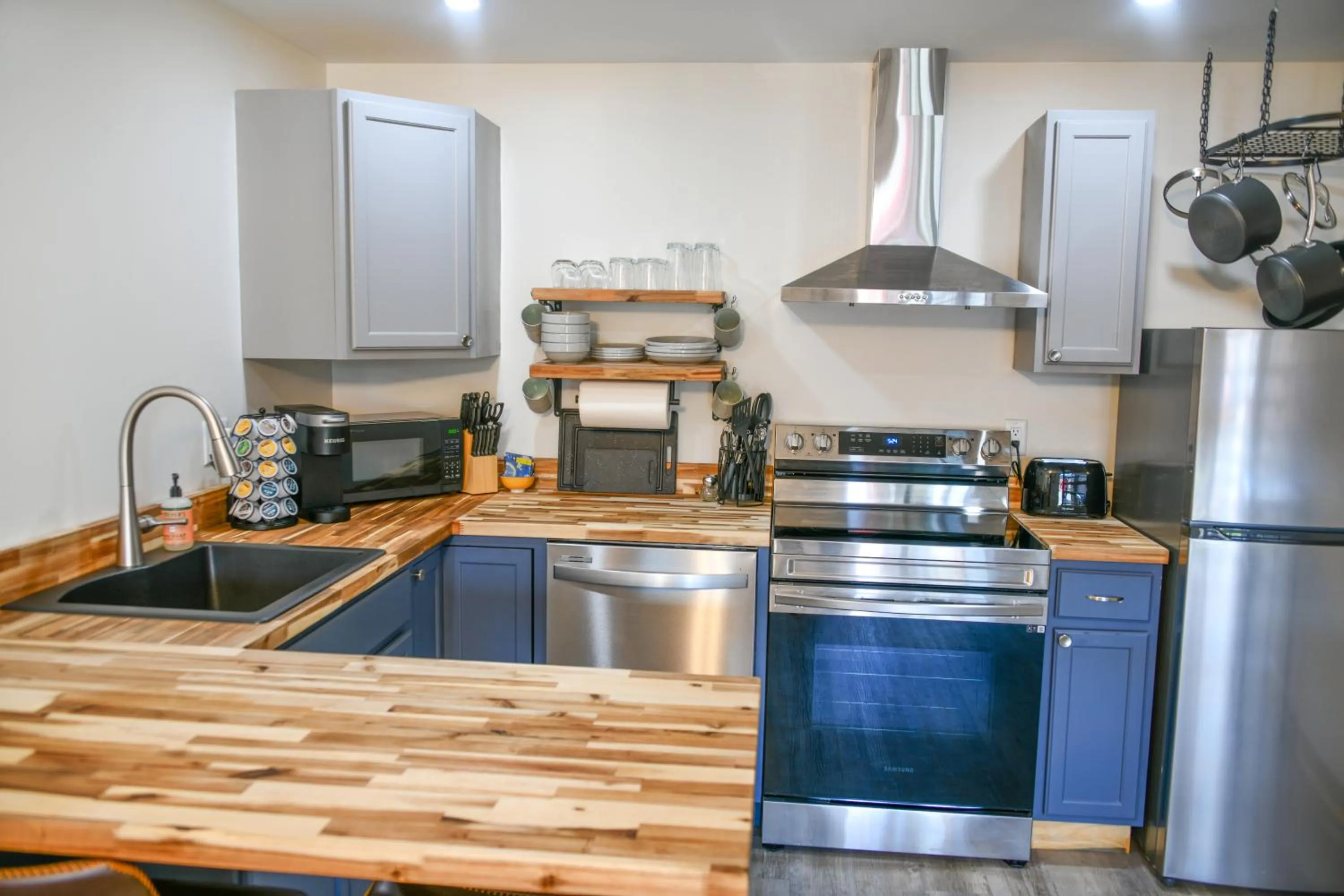 The Darmont Hotel and Suites