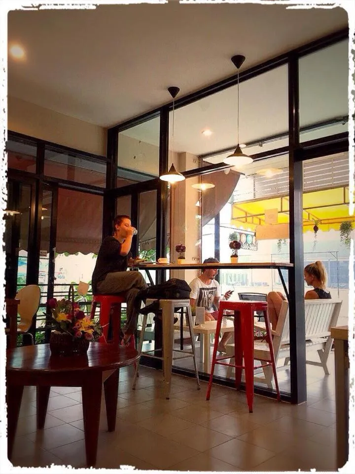 U Dee Room and Coffee