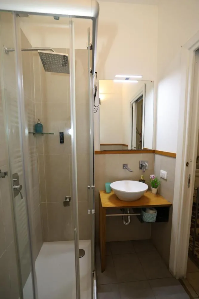 Shower in Ai Tintori