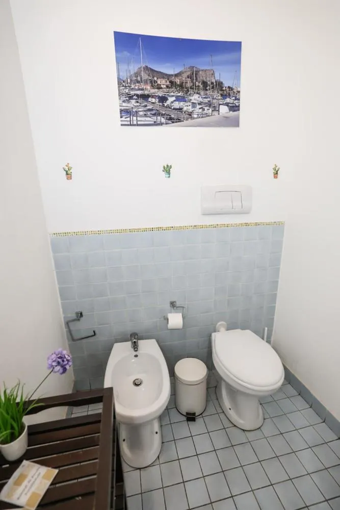 Toilet in Ai Tintori