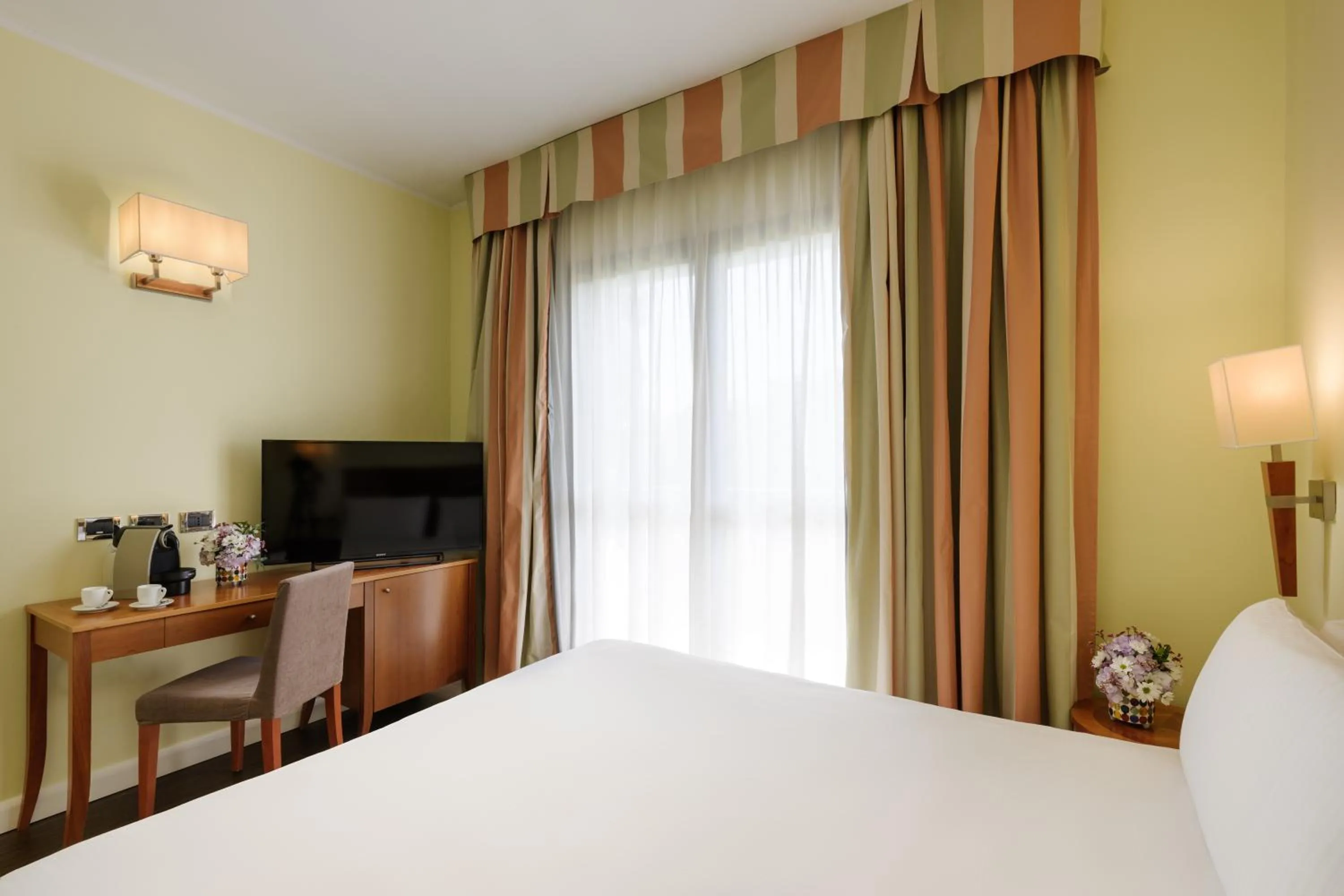 Bed in Hotel dei Cavalieri Caserta - La Reggia