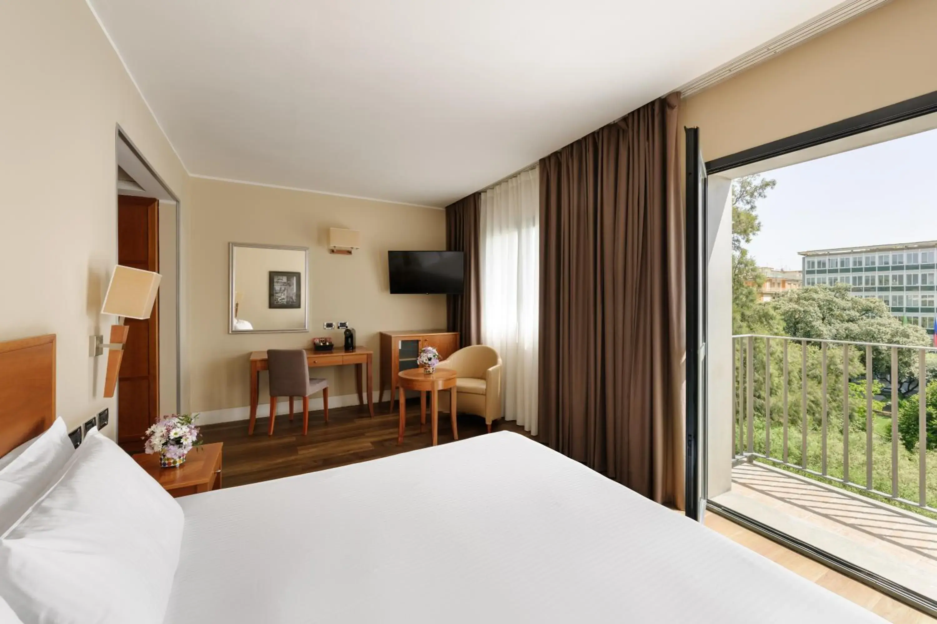 Double Room with Garden View - single occupancy in Hotel dei Cavalieri Caserta - La Reggia Double Room with Garden View - single occupancy in Hotel dei Cavalieri Caserta - La Reggia