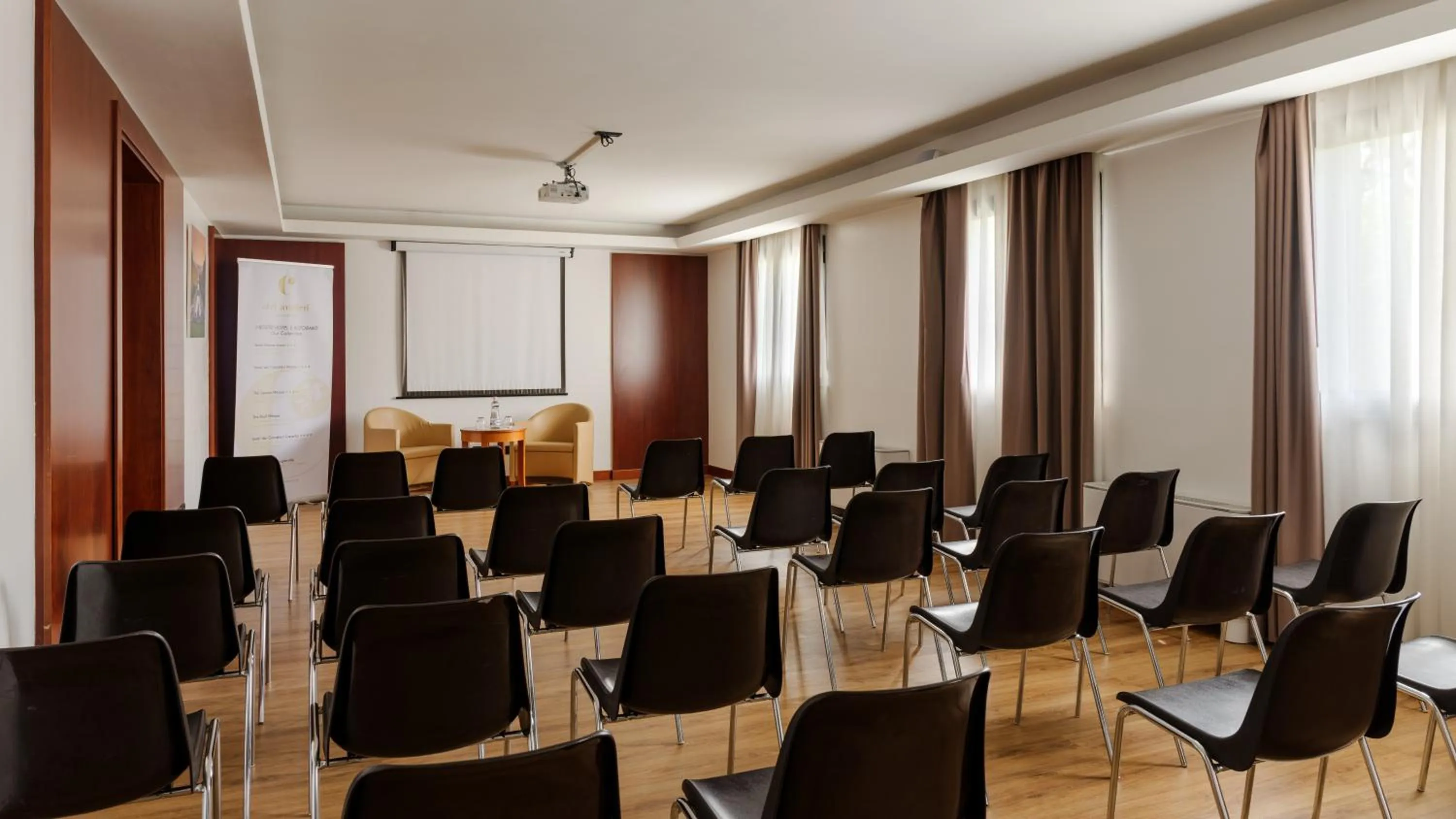 Meeting/conference room in Hotel dei Cavalieri Caserta - La Reggia