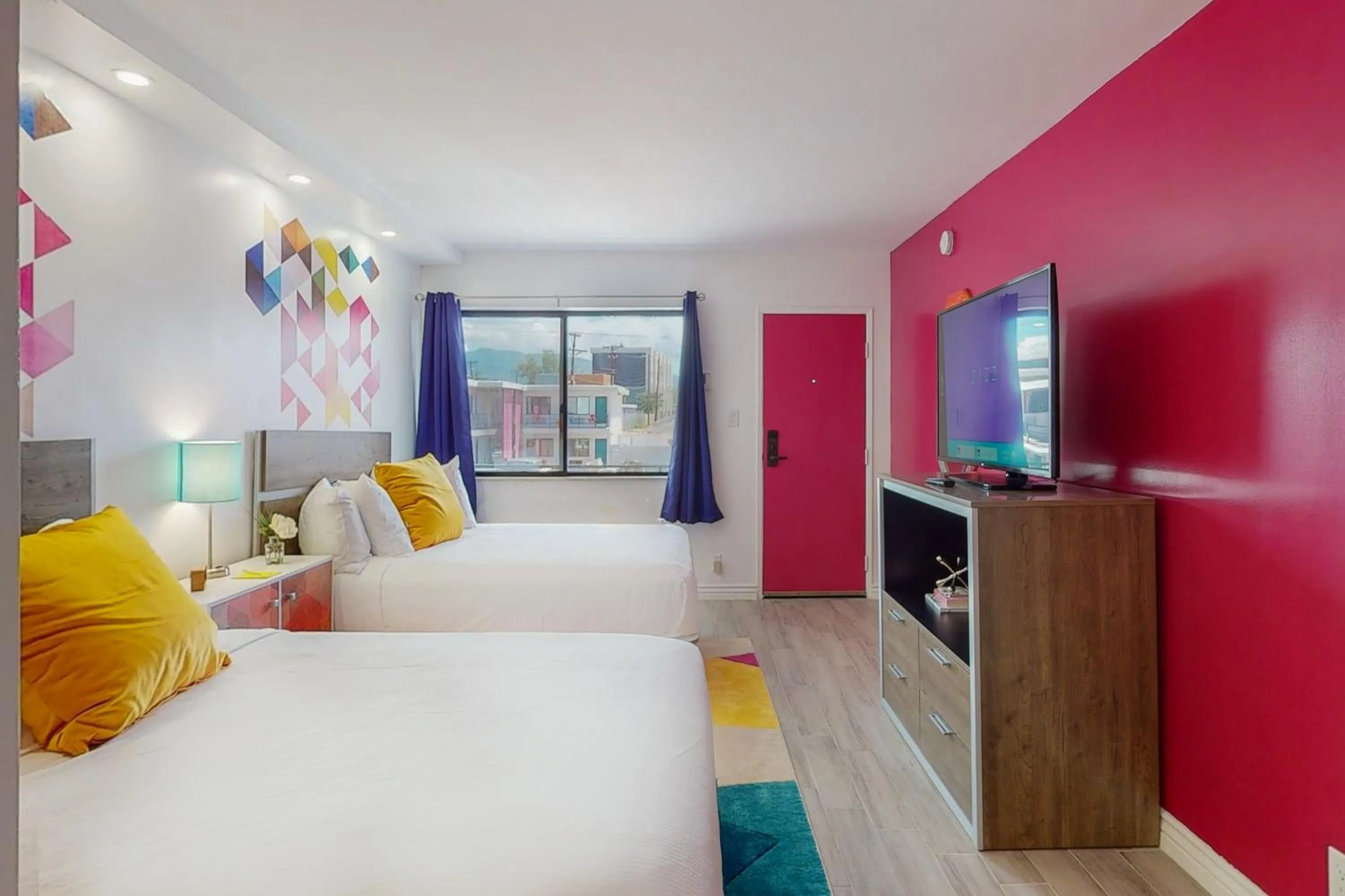 Photo of the whole room, Bed in Hotel ZAZZ