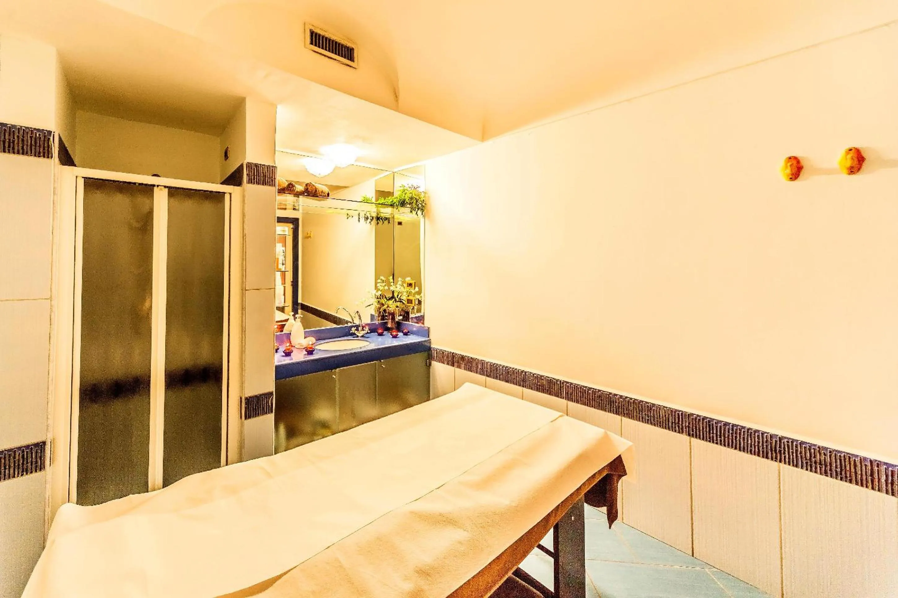 Massage in Aragona Palace Hotel & Spa