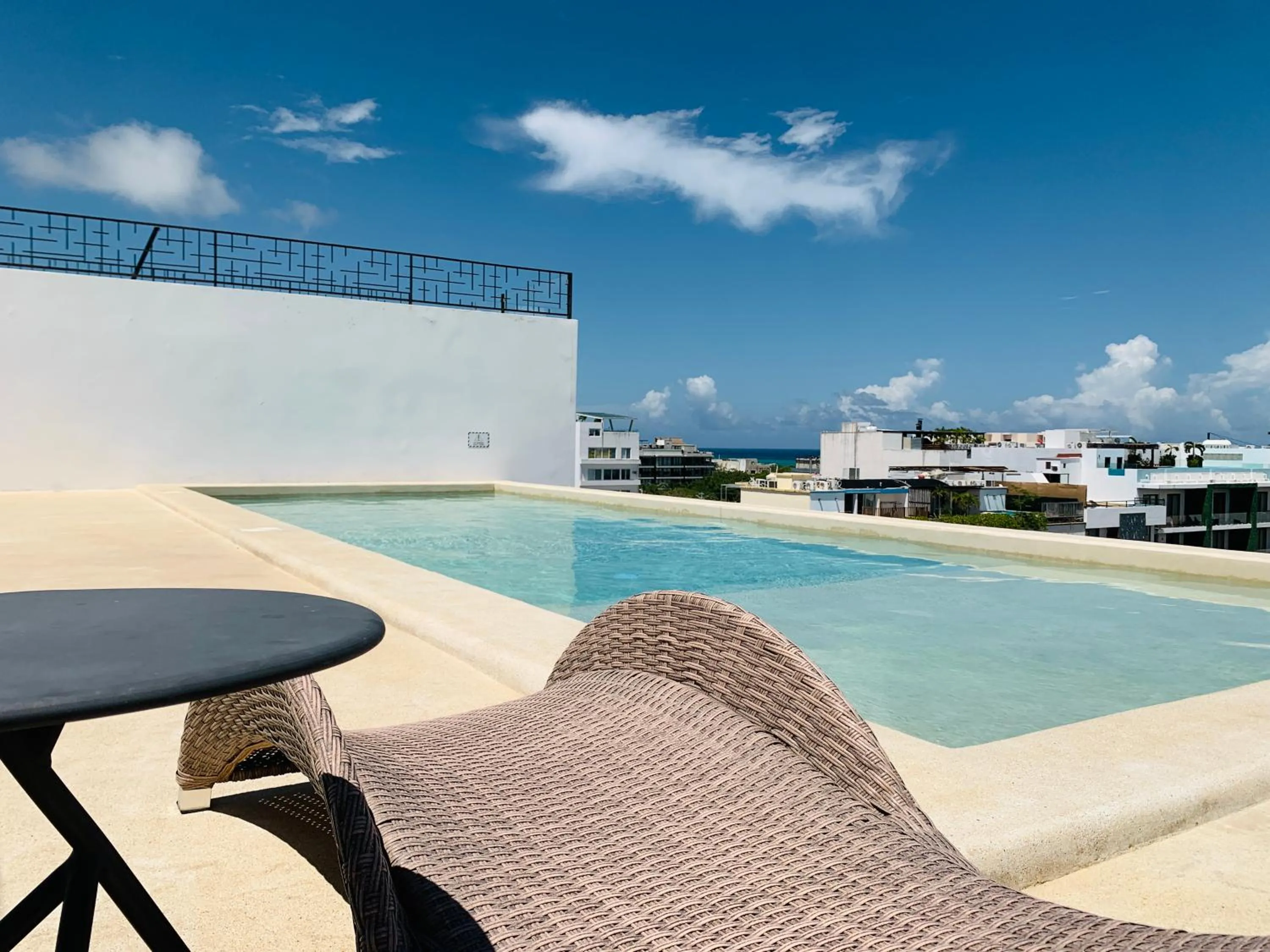 Torre Diez by Grupo Amber