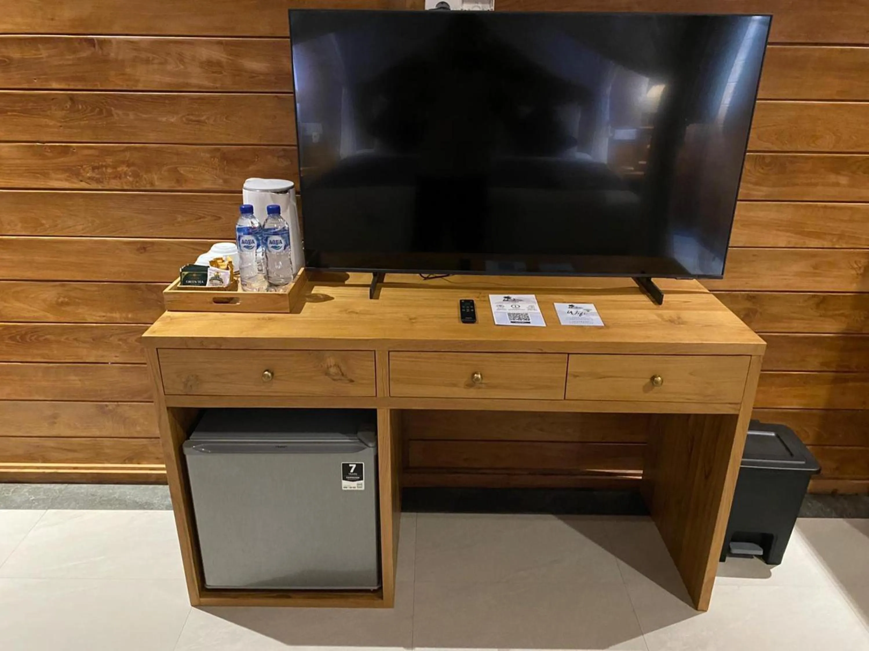 TV and multimedia in Kubu Sakian Villa and Restaurant Sidemen