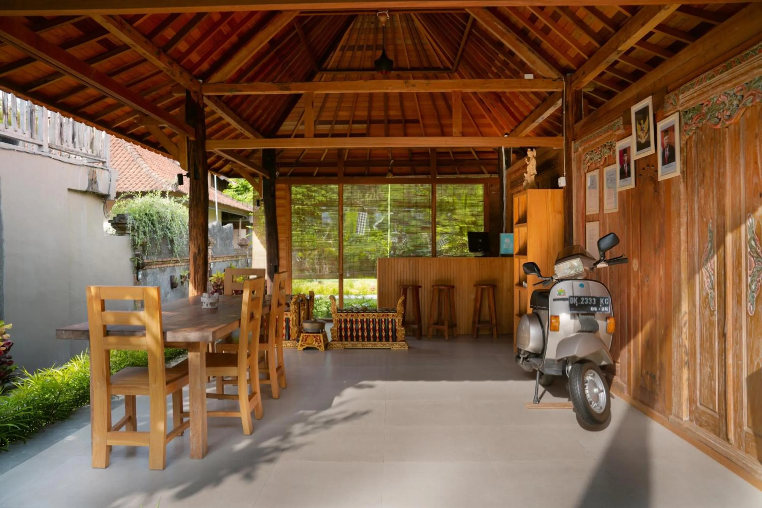 Lobby or reception in Kubu Sakian Villa and Restaurant Sidemen