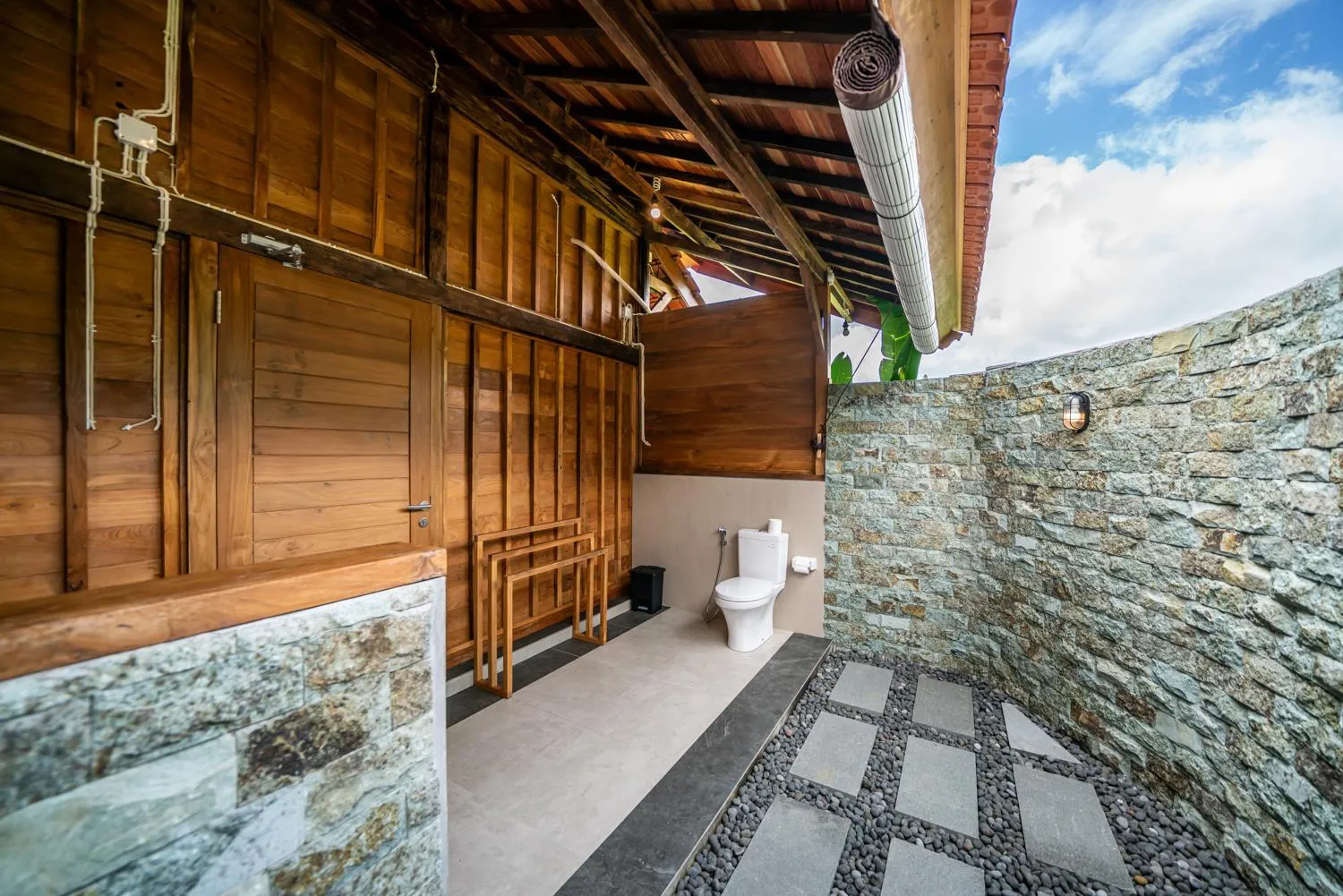 Bathroom in Kubu Sakian Villa and Restaurant Sidemen