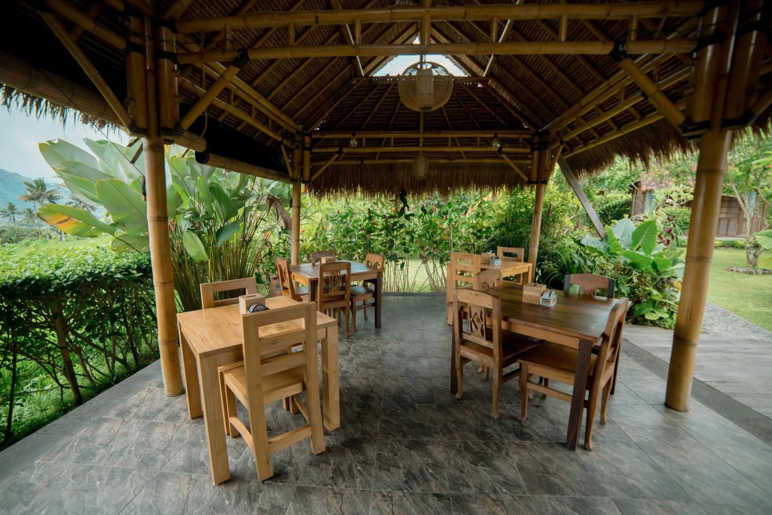 Restaurant/places to eat in Kubu Sakian Villa and Restaurant Sidemen