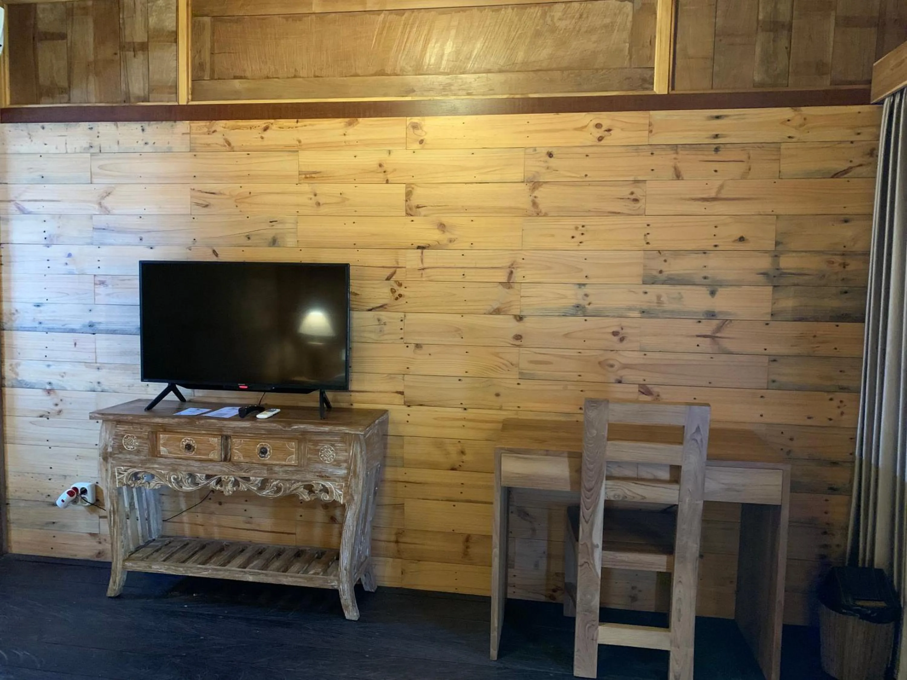 Bed in Kubu Sakian Villa and Restaurant Sidemen