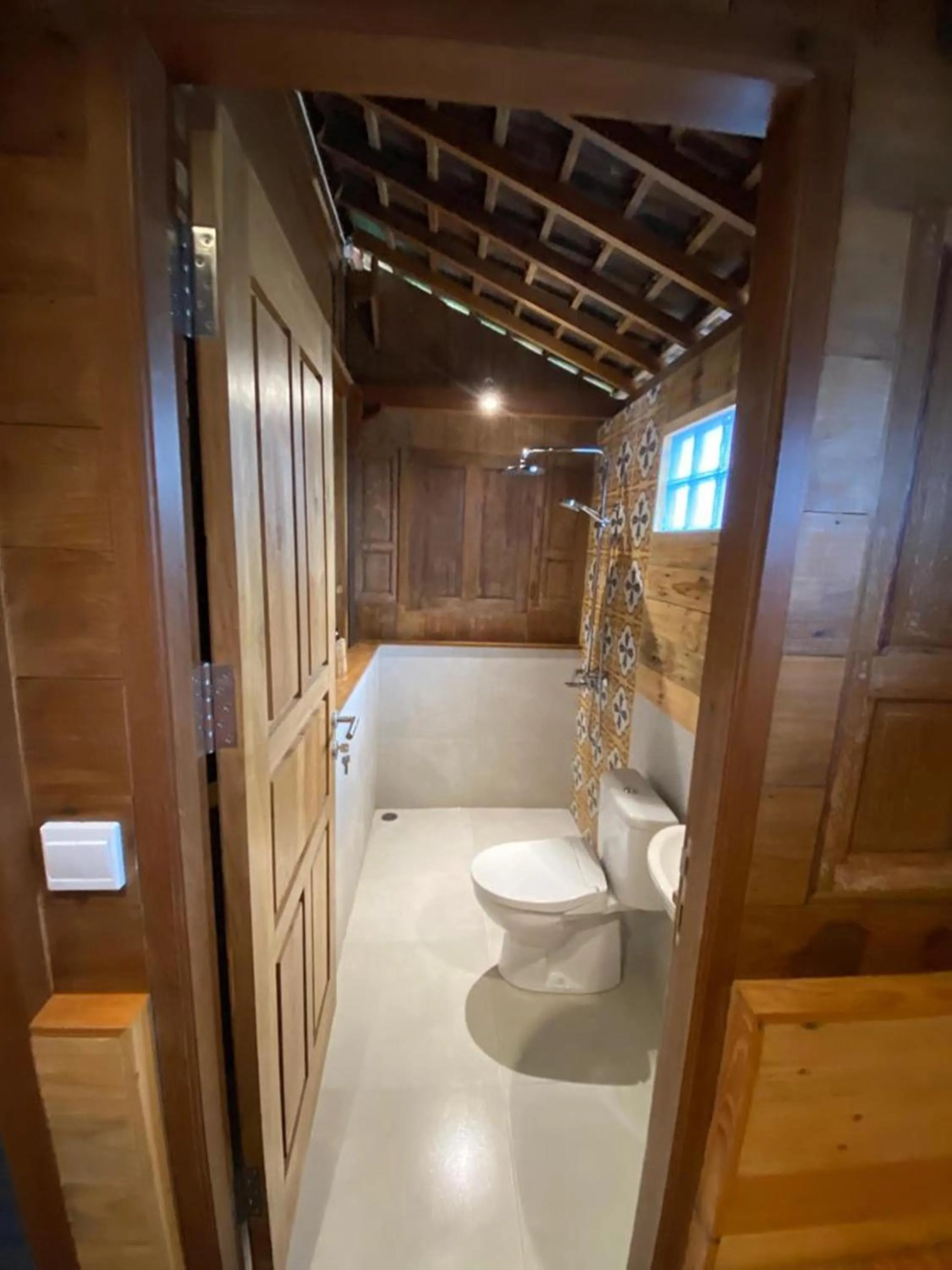 Bathroom in Kubu Sakian Villa and Restaurant Sidemen