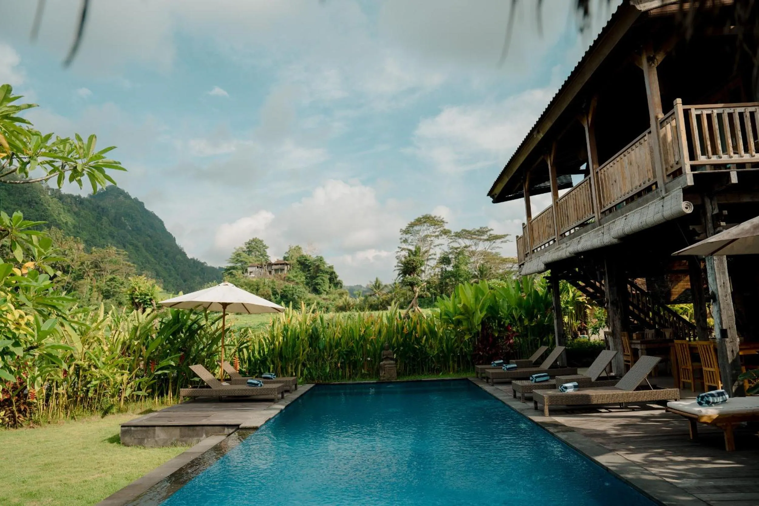 Swimming pool in Kubu Sakian Villa and Restaurant Sidemen