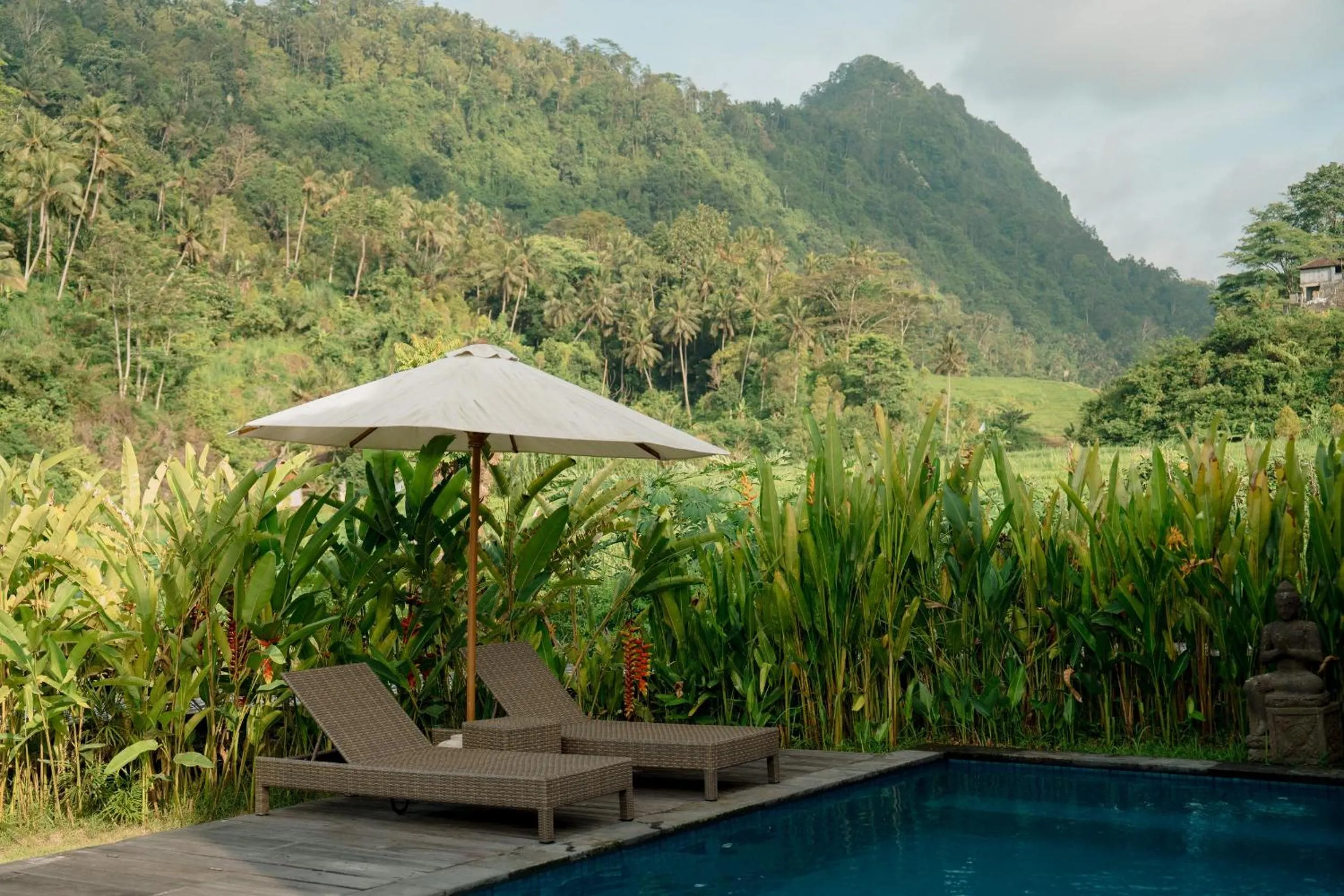 Swimming pool in Kubu Sakian Villa and Restaurant Sidemen