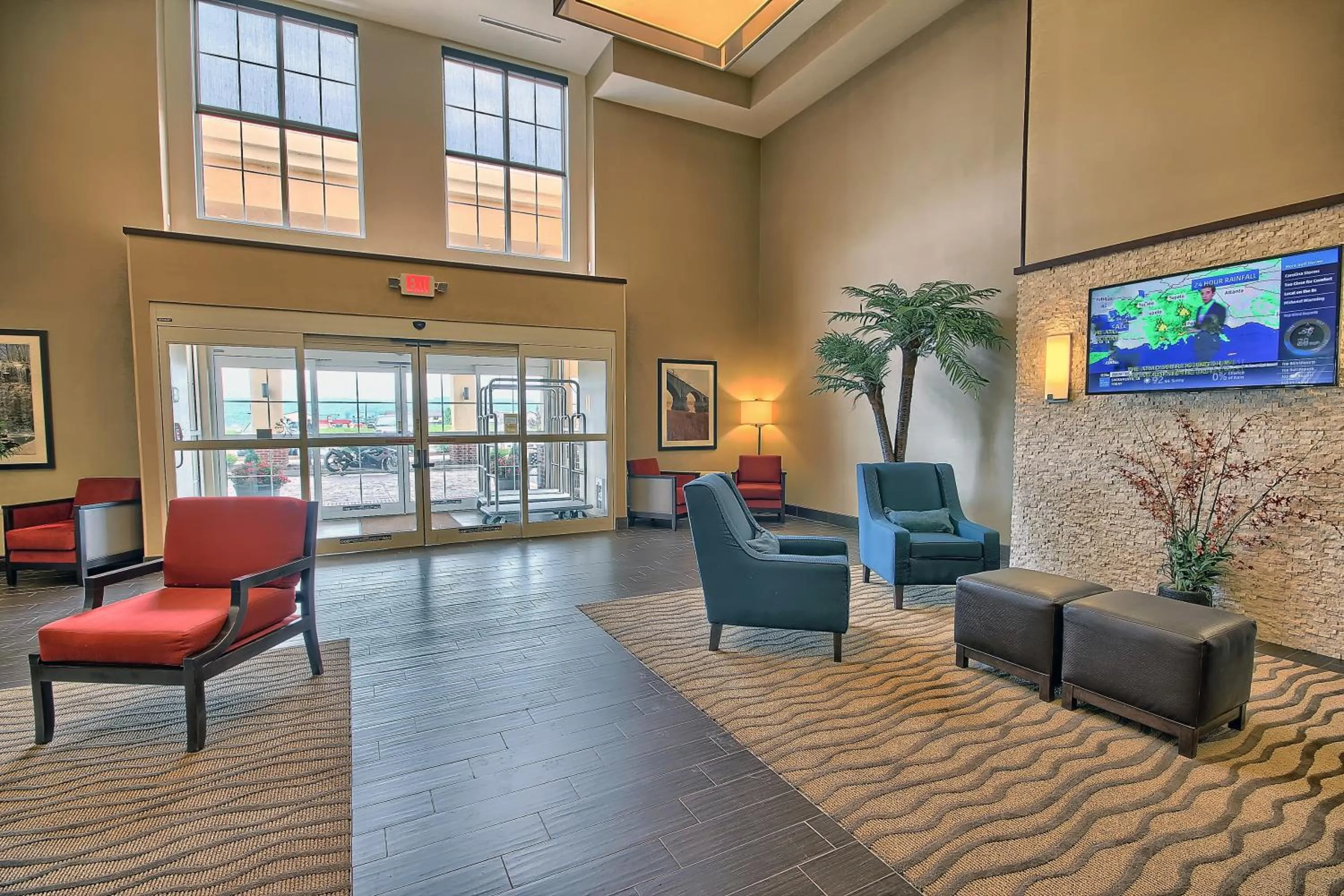 Lobby or reception in Comfort Suites Marietta-Parkersburg