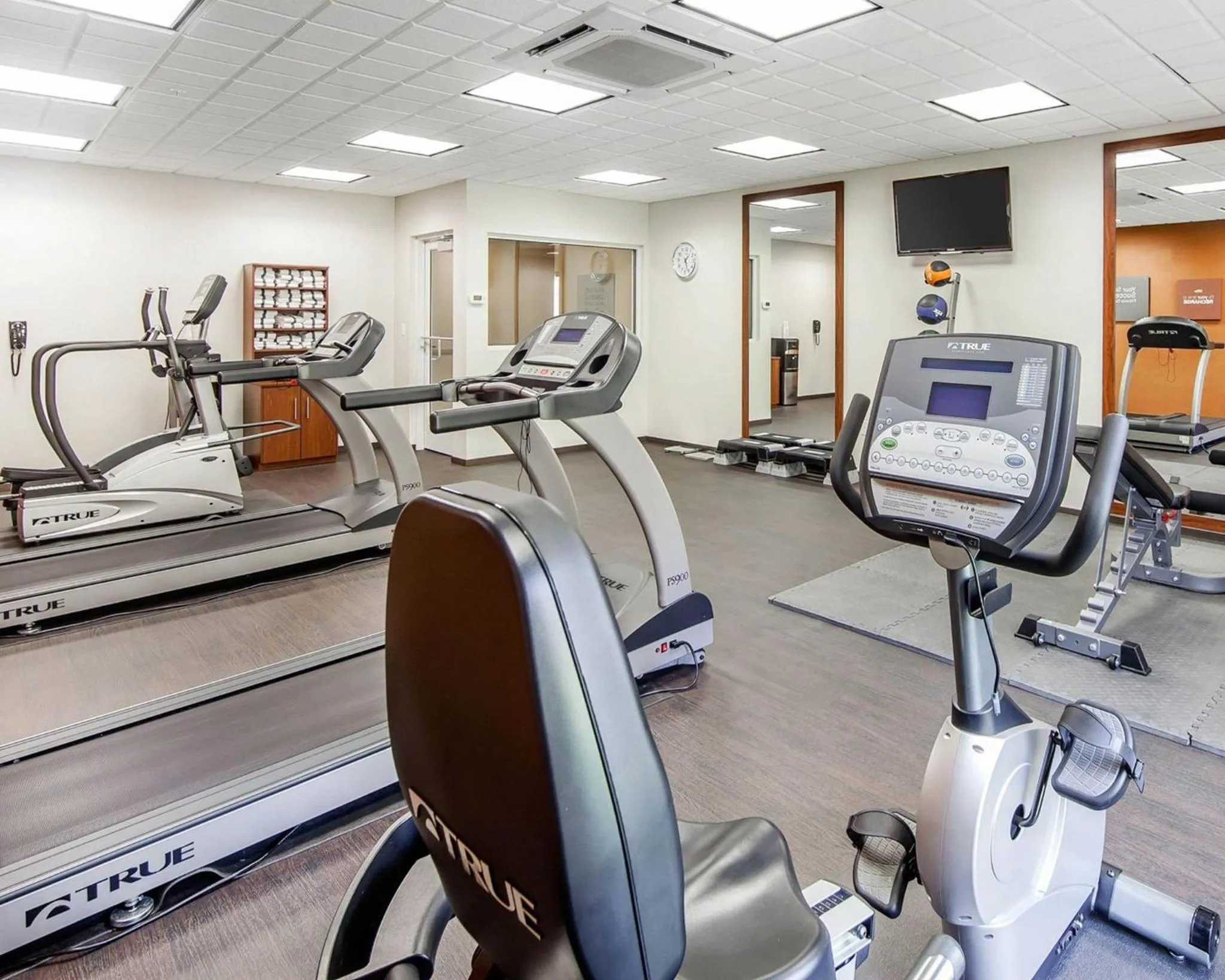 Fitness centre/facilities in Comfort Suites Marietta-Parkersburg