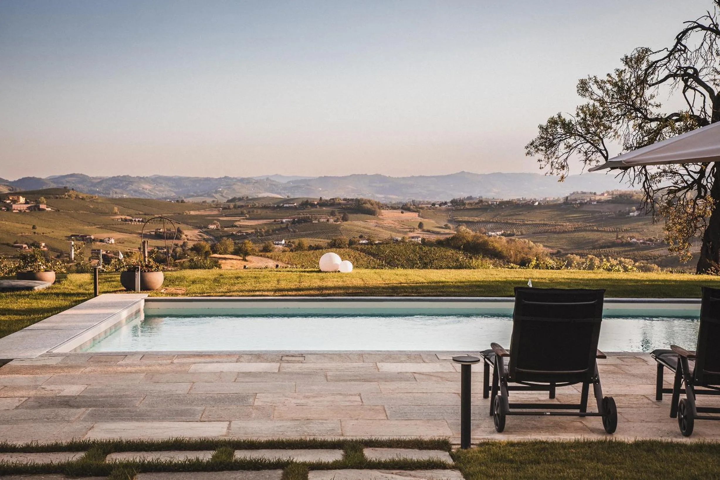 Swimming pool in Villa Vinory Bricco di Nizza
