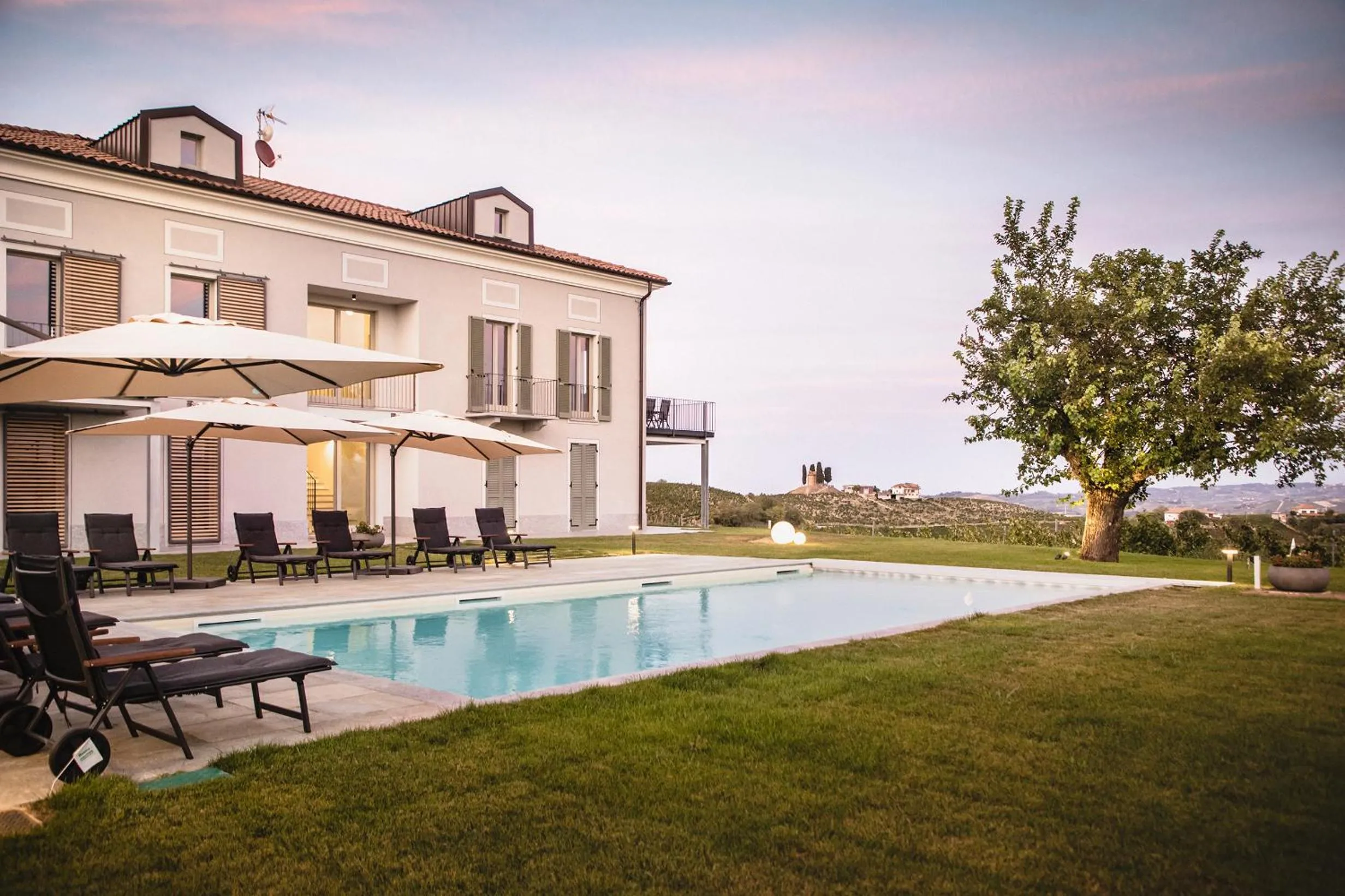 Swimming pool in Villa Vinory Bricco di Nizza
