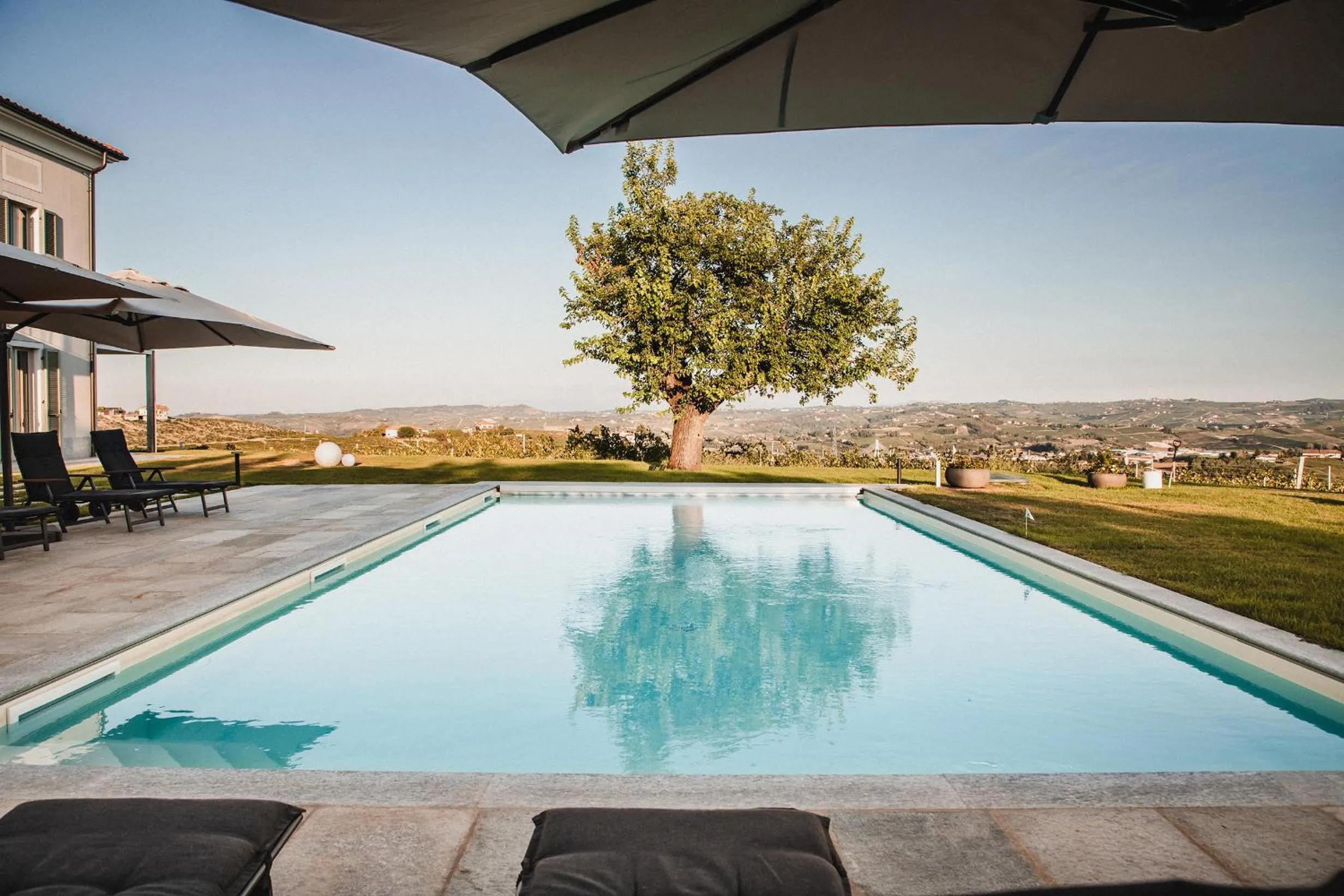 Swimming pool in Villa Vinory Bricco di Nizza