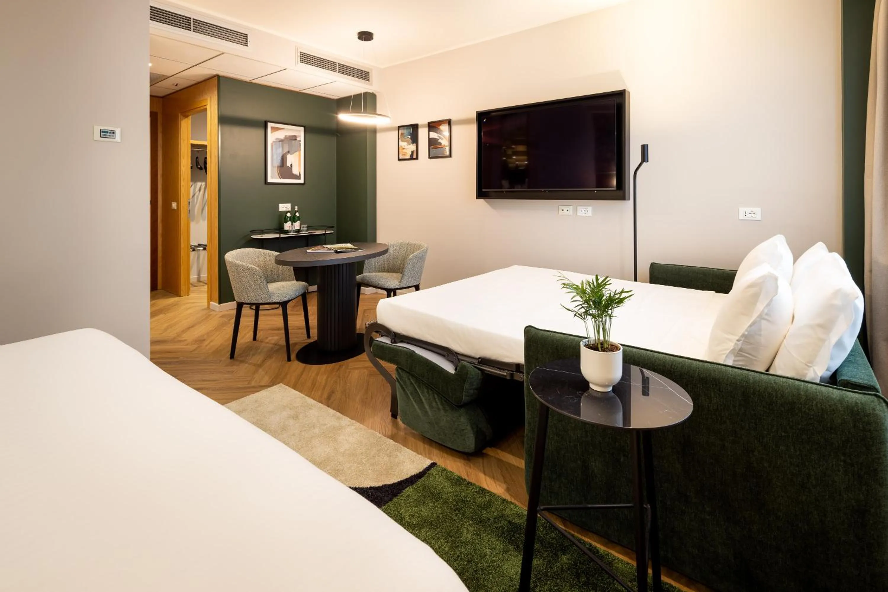 Bed in Crowne Plaza Padova by IHG