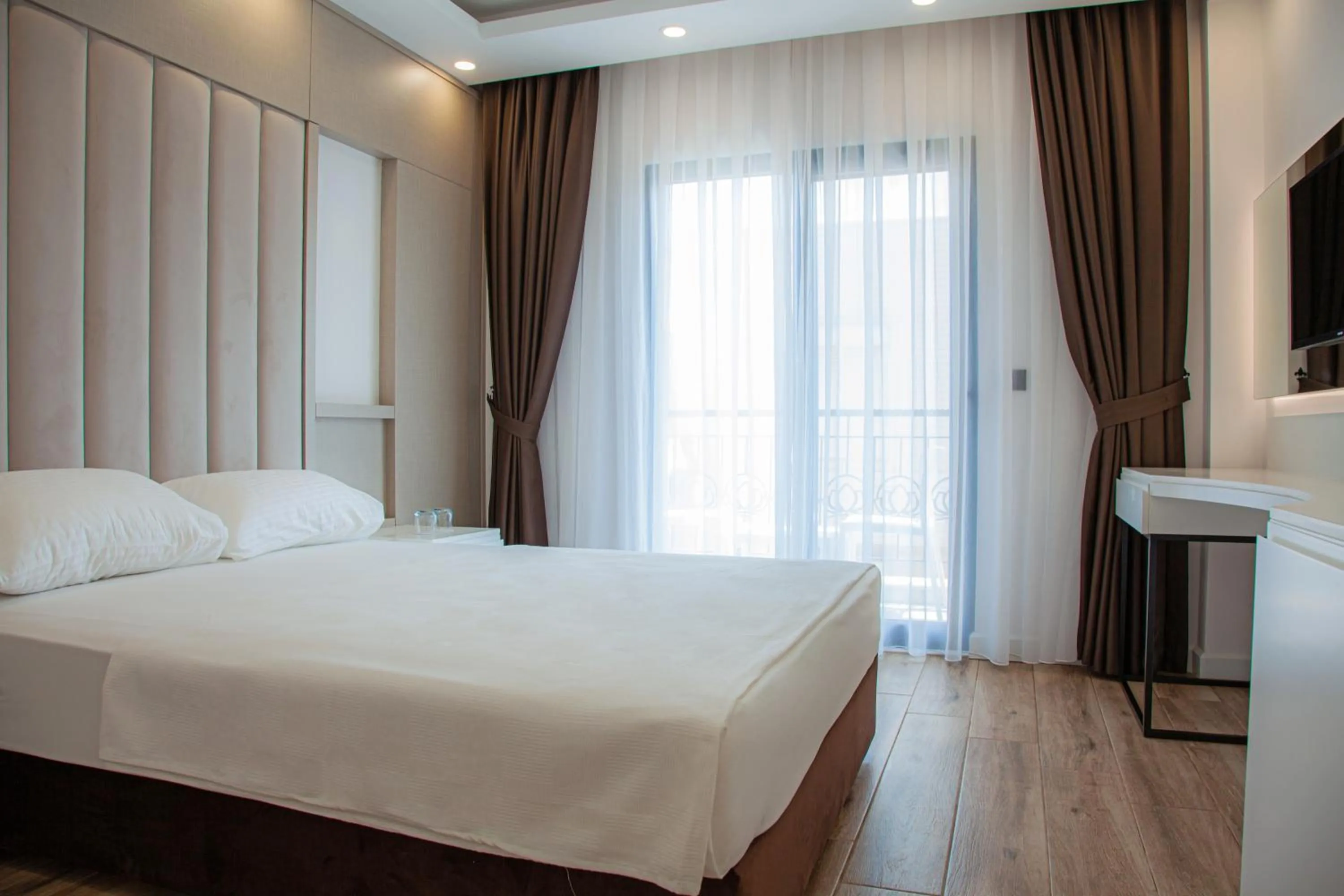 Bed in Edem Flower Hotel