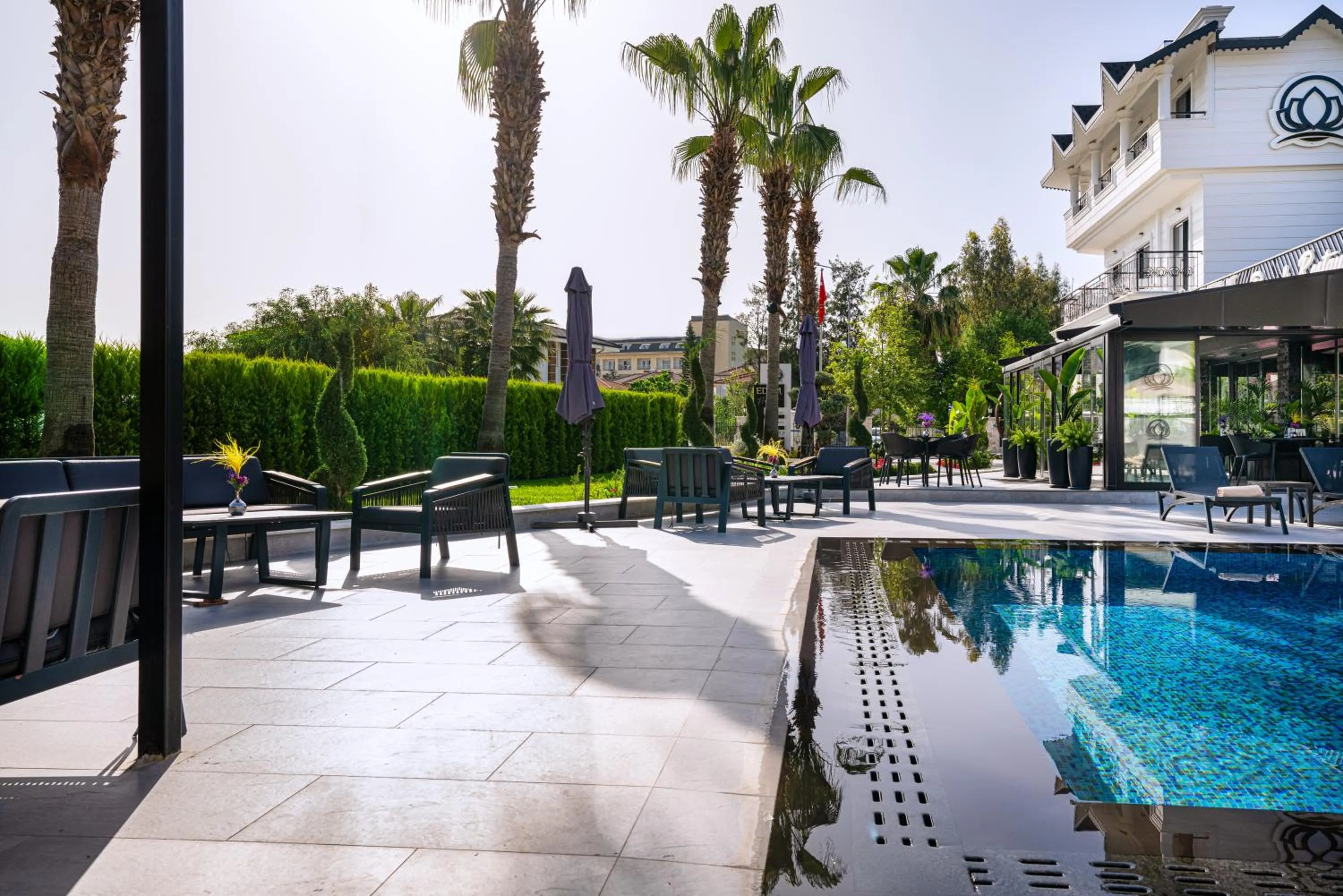 Patio in Edem Flower Hotel