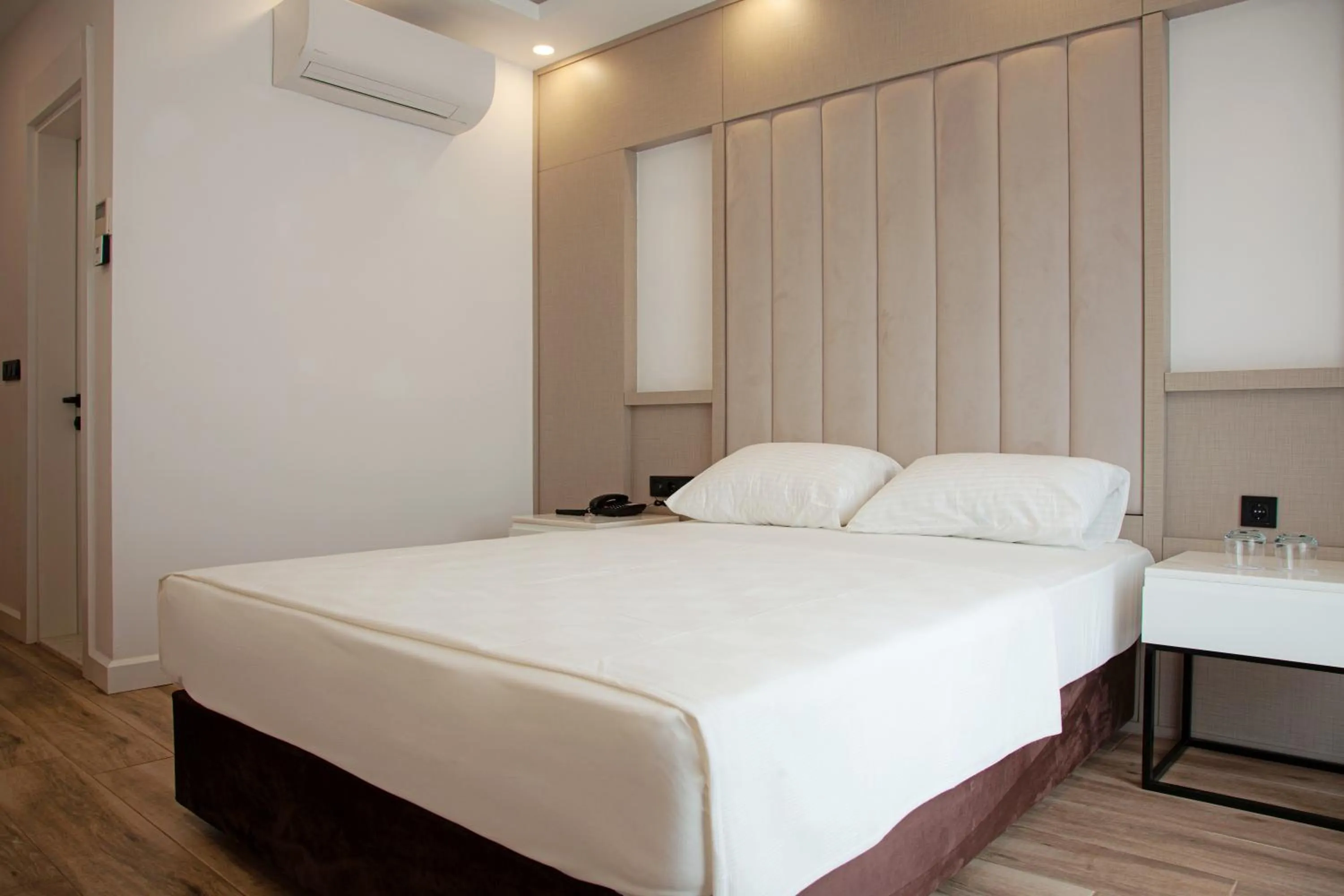 Bed in Edem Flower Hotel