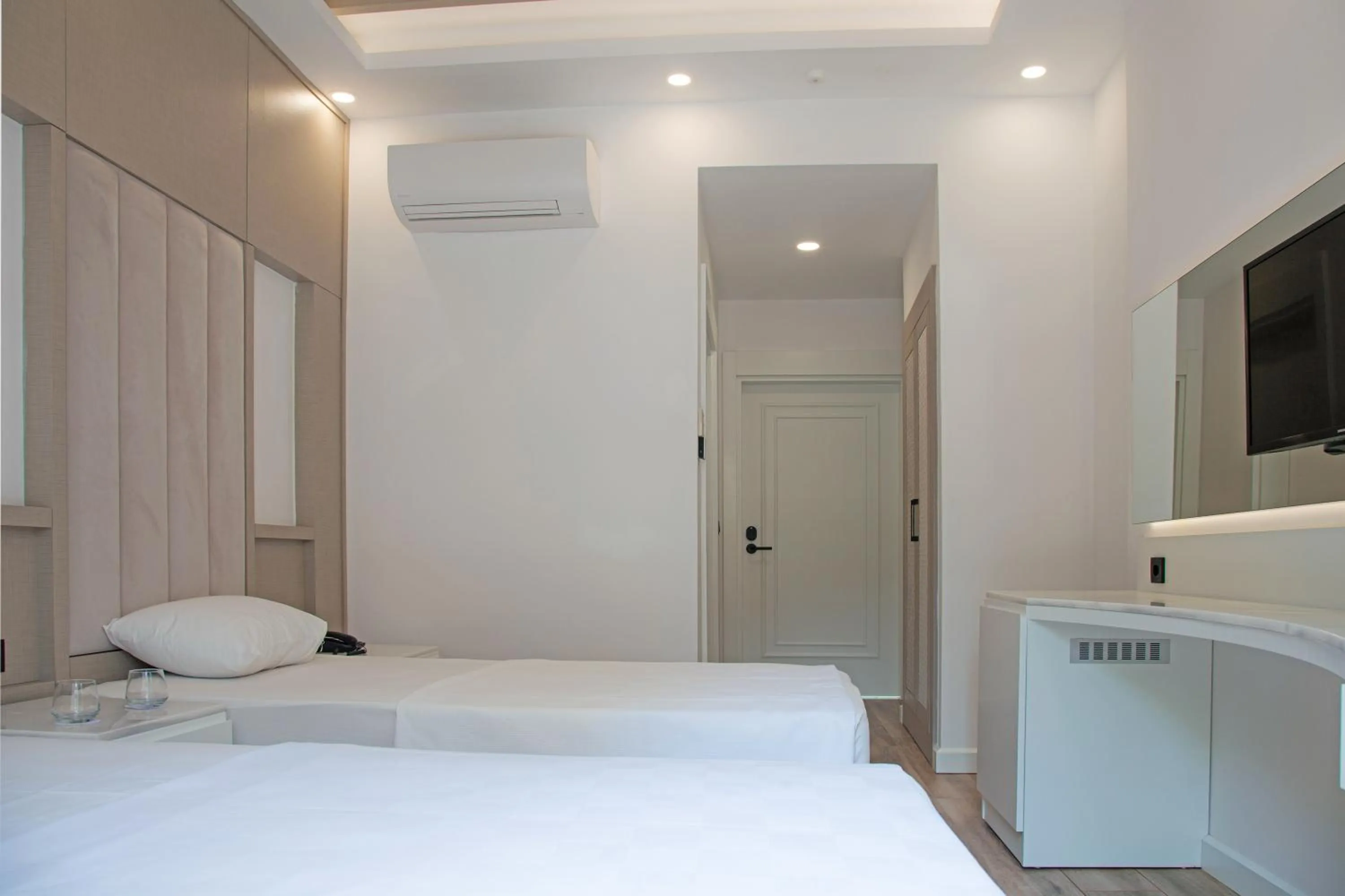 Photo of the whole room, Bed in Edem Flower Hotel