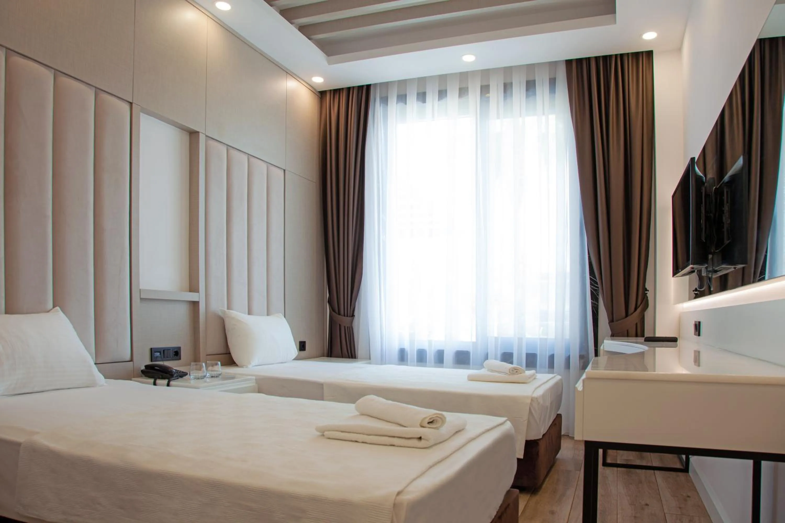 Bed in Edem Flower Hotel