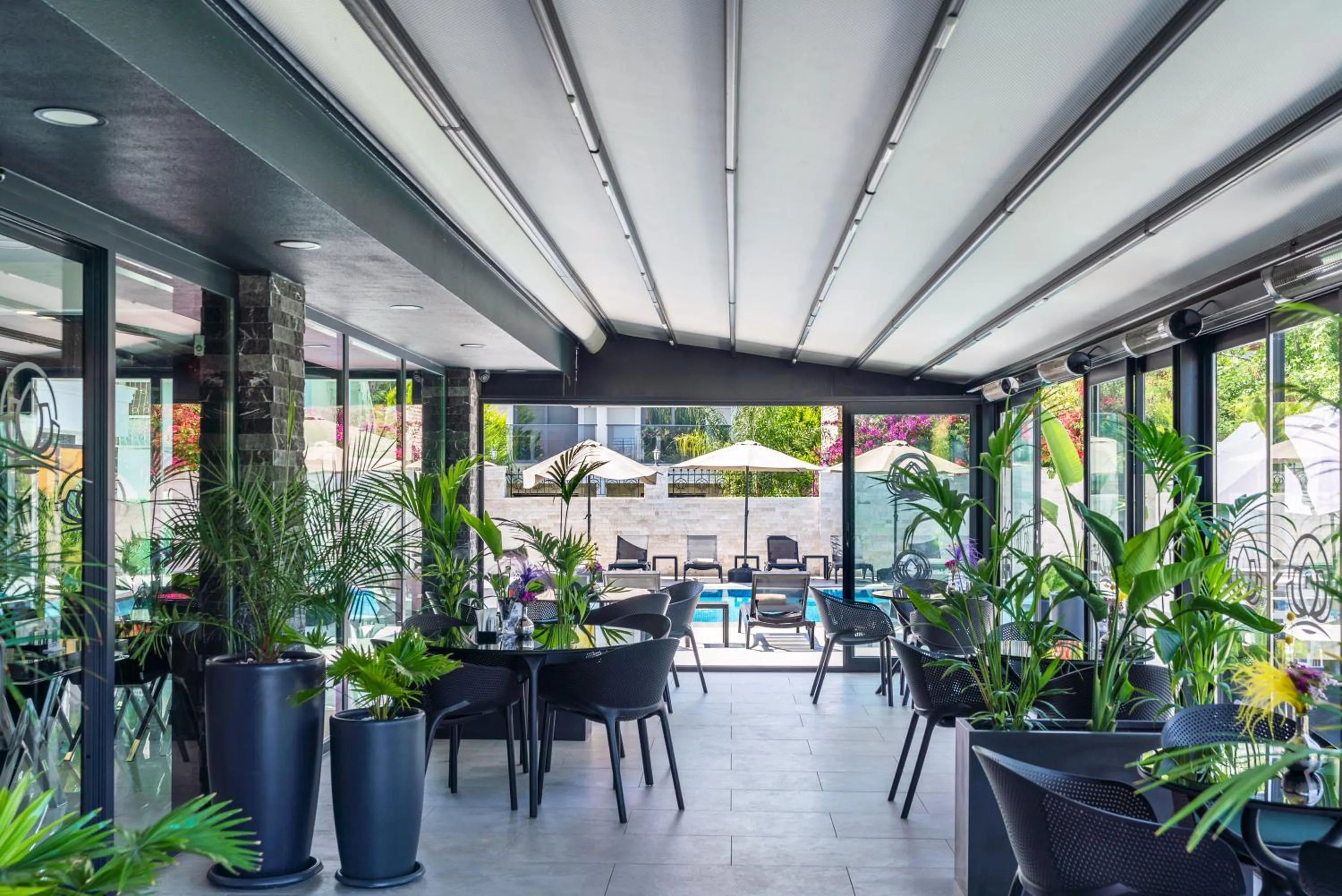 Patio in Edem Flower Hotel