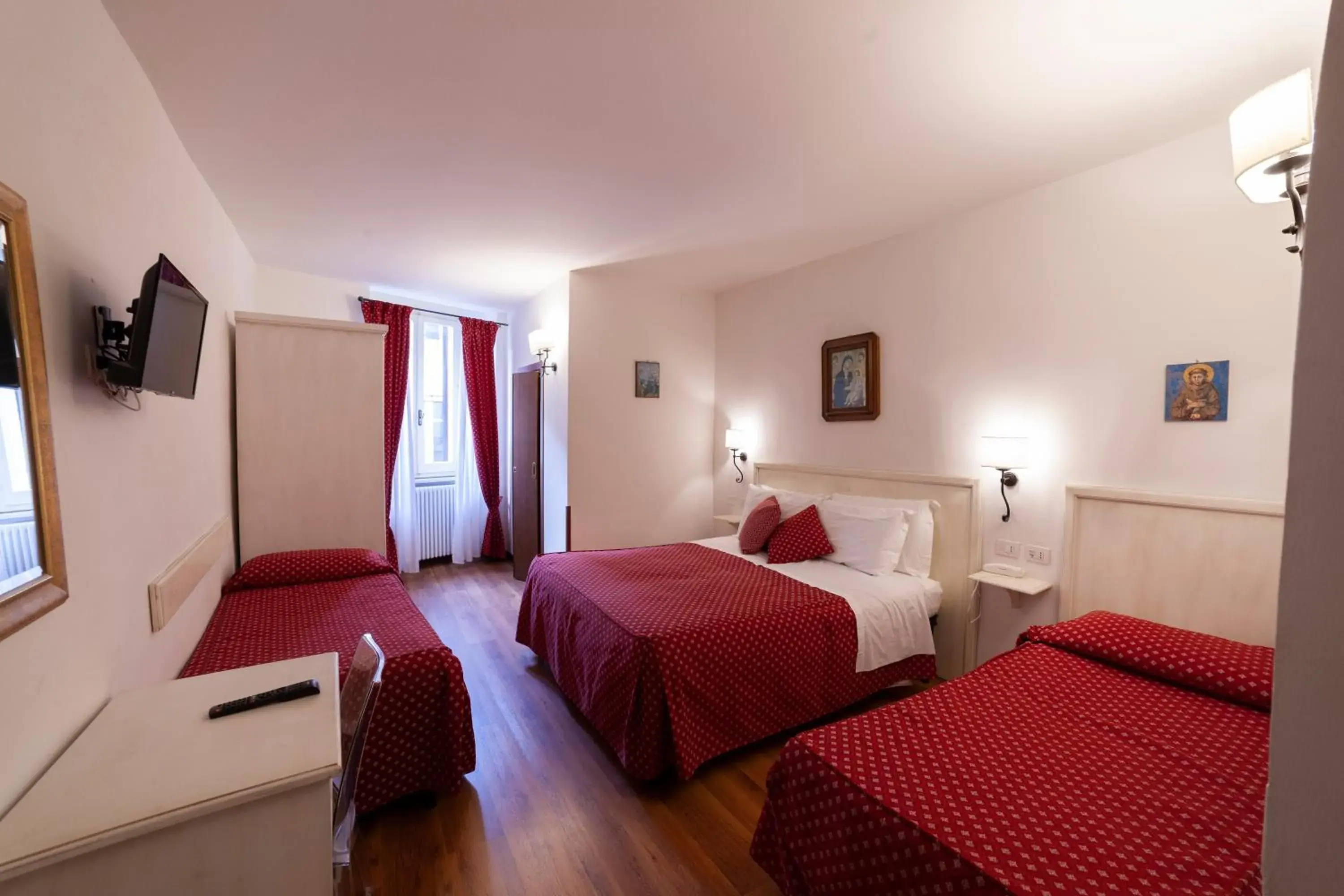 Quadruple Room in Hotel Pax Quadruple Room in Hotel Pax