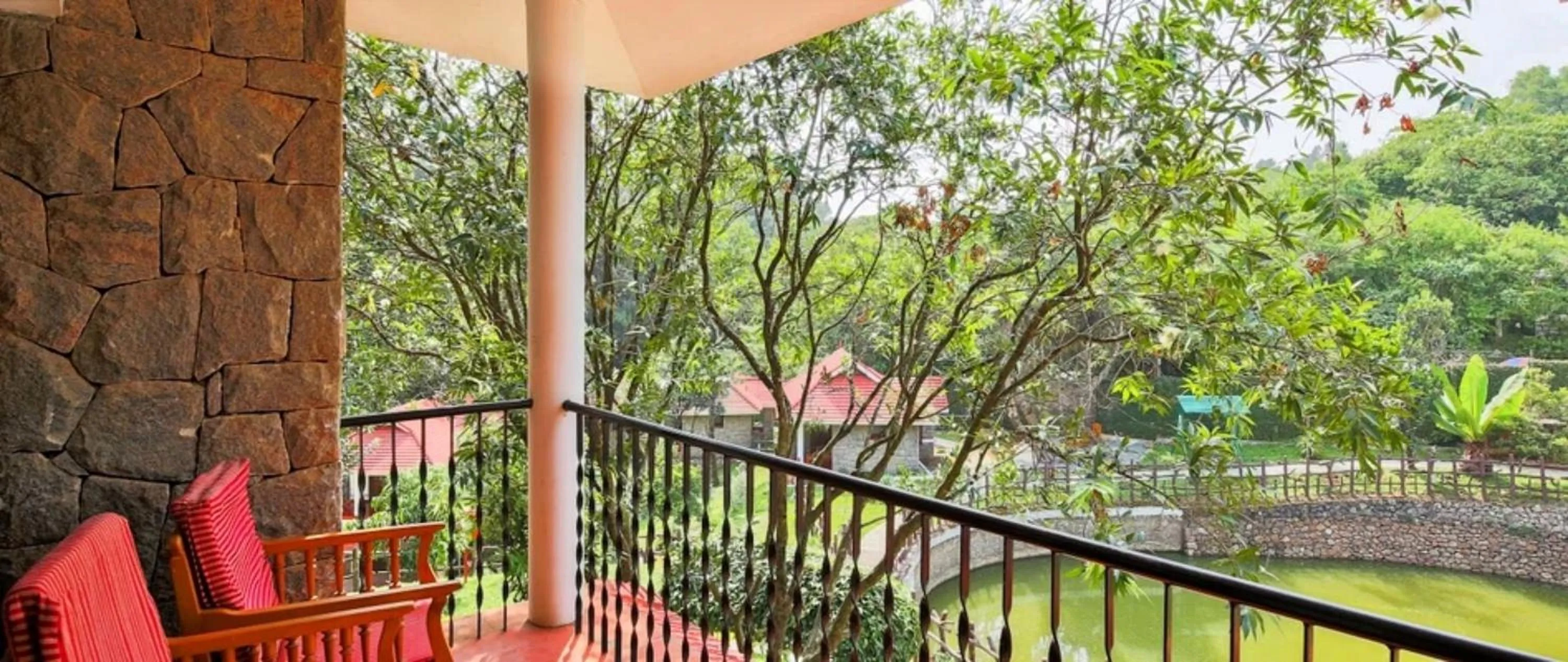 Balcony/Terrace in Adrak Summer Sand Hill Resort Vagamon