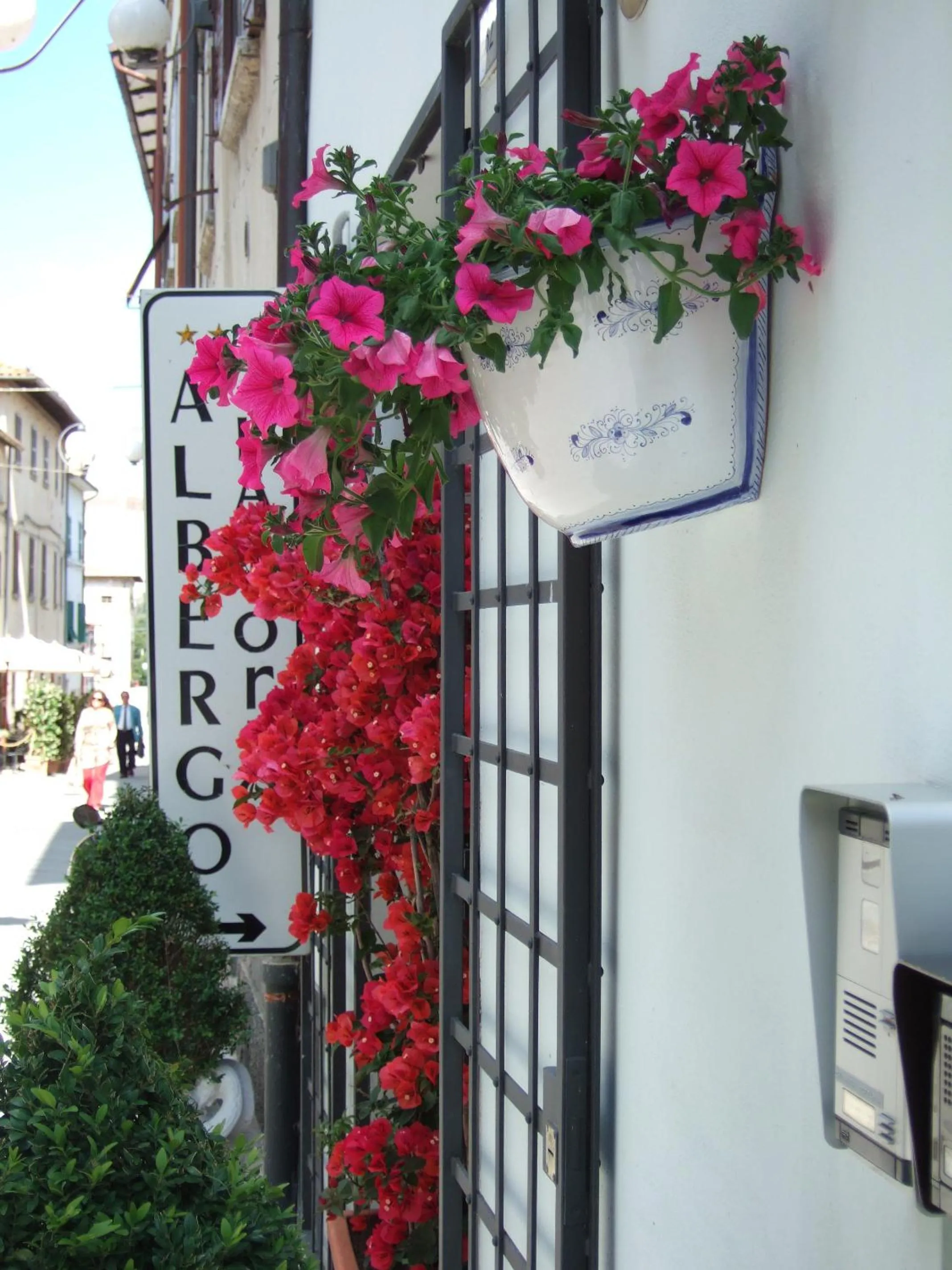 Facade/entrance in Hotel La Torre