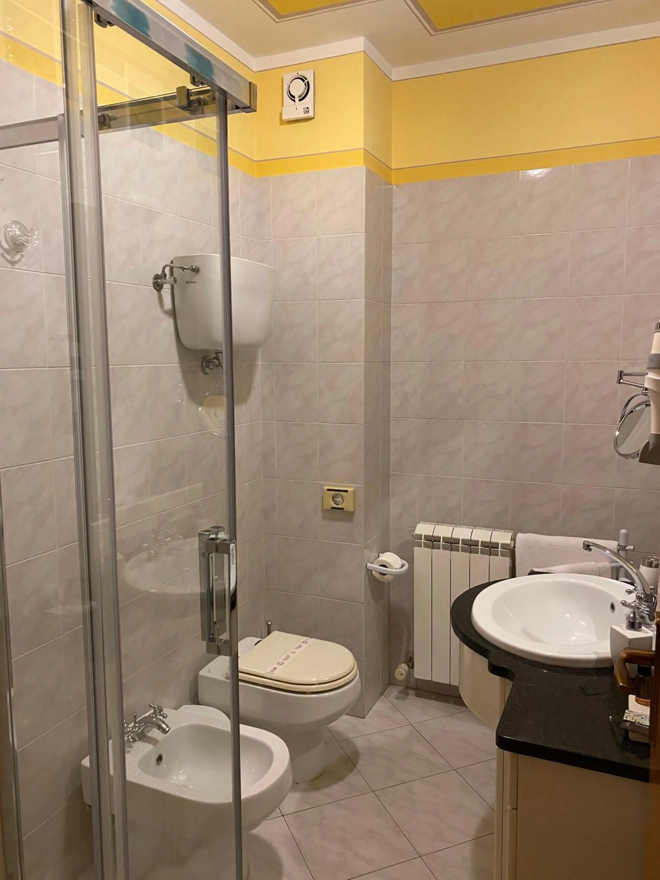 Bathroom in Hotel La Torre