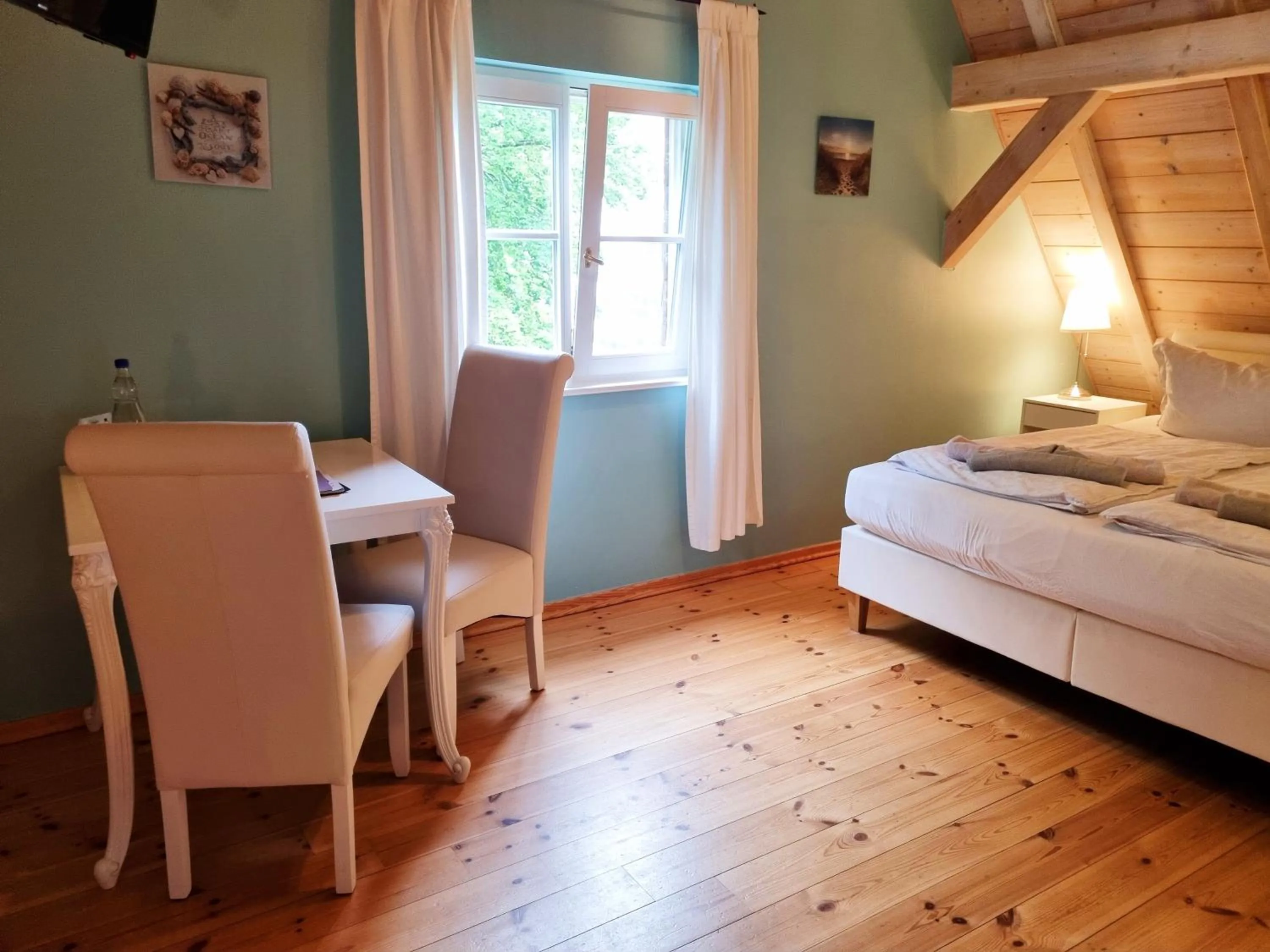 Bed in Strandhotel Lindequist