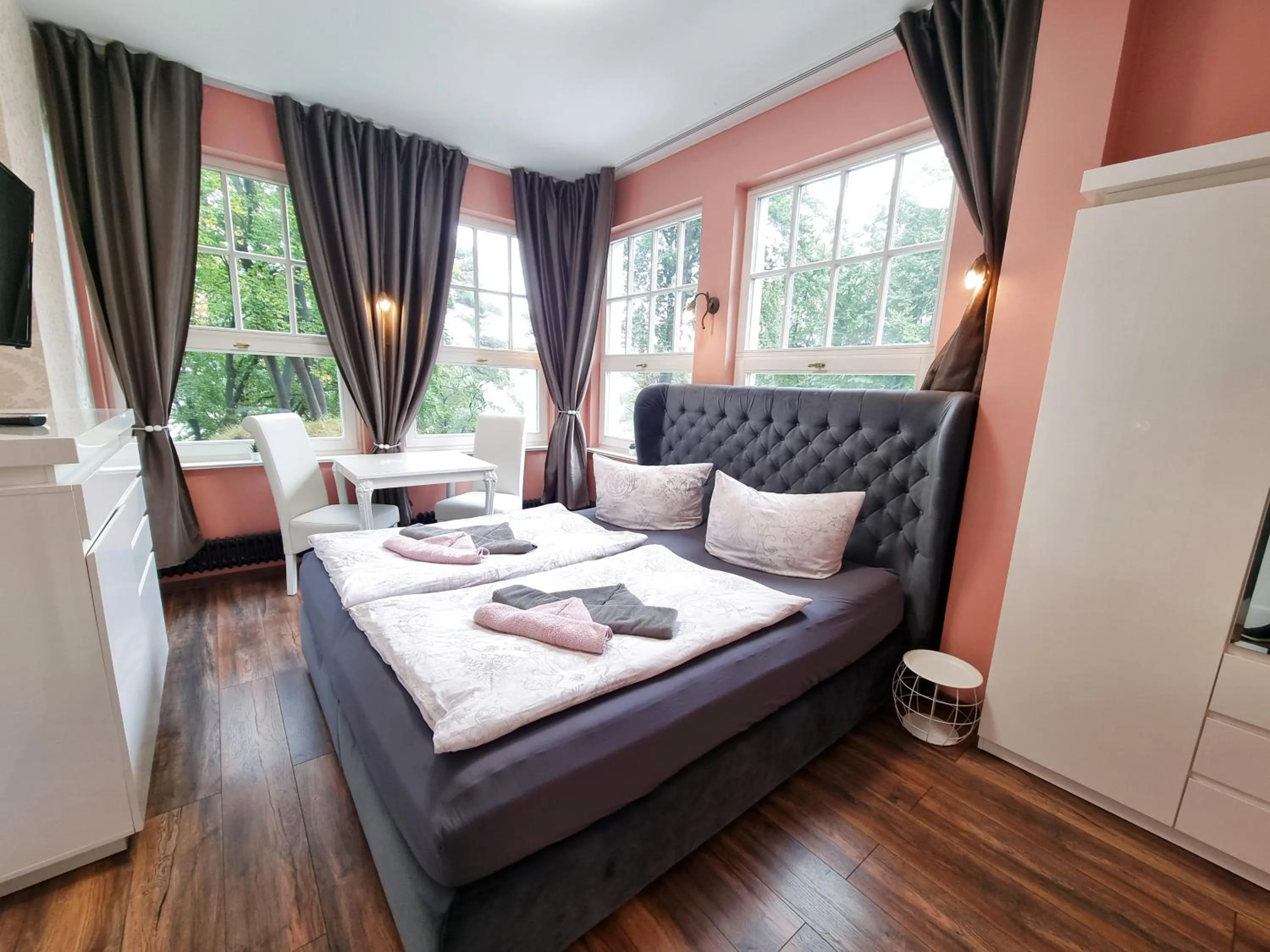 Bed in Strandhotel Lindequist