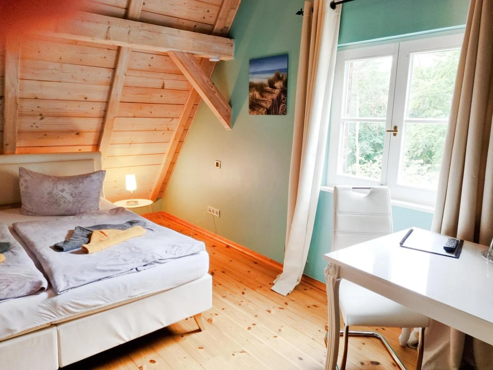 Bed in Strandhotel Lindequist