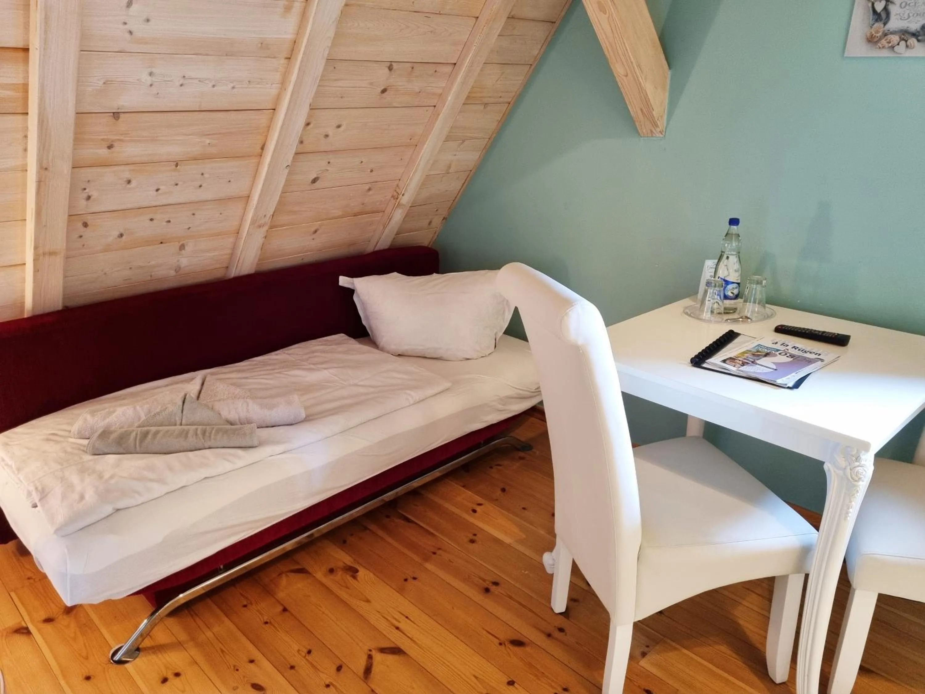 Photo of the whole room in Strandhotel Lindequist