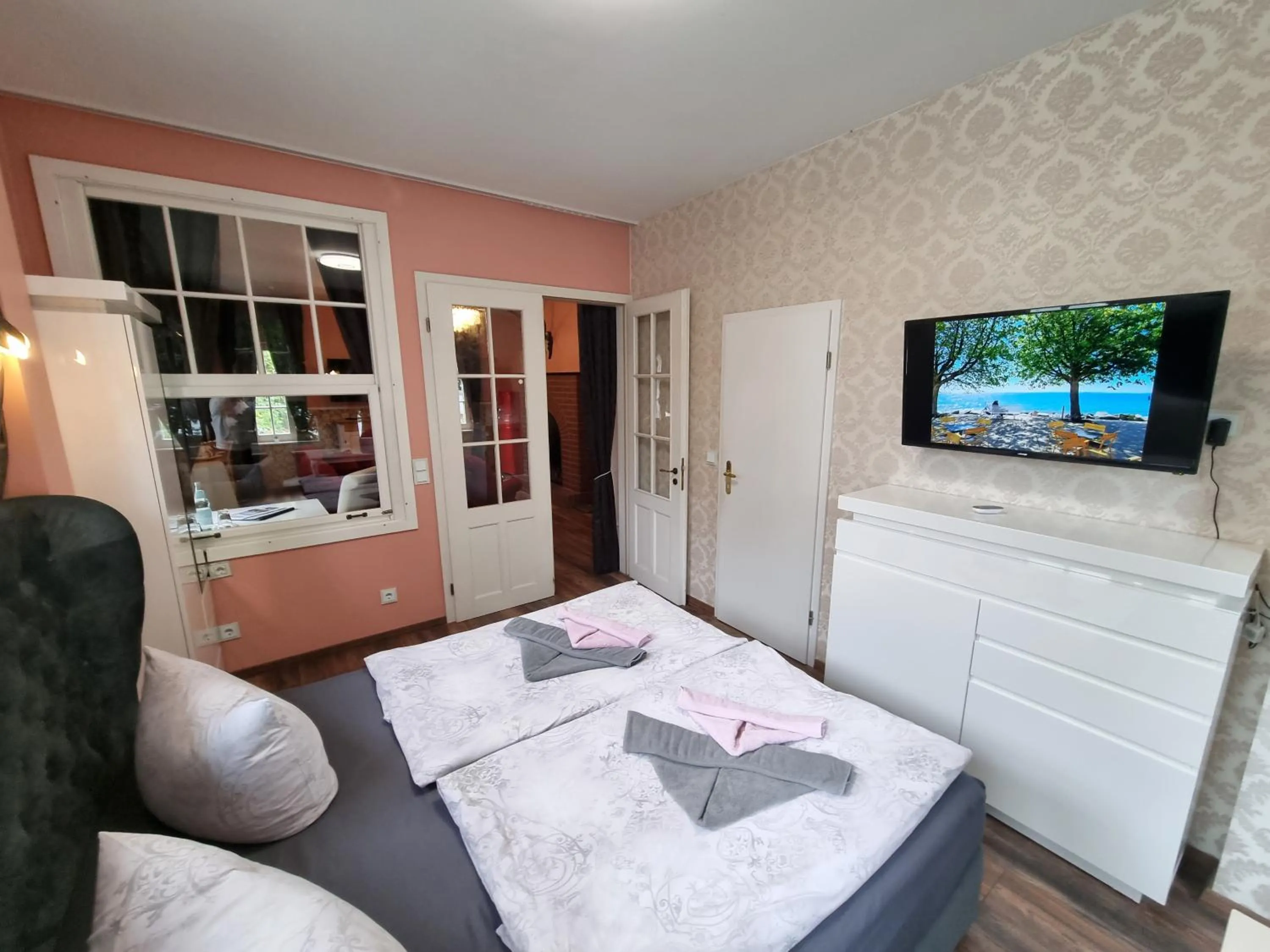 Bed in Strandhotel Lindequist